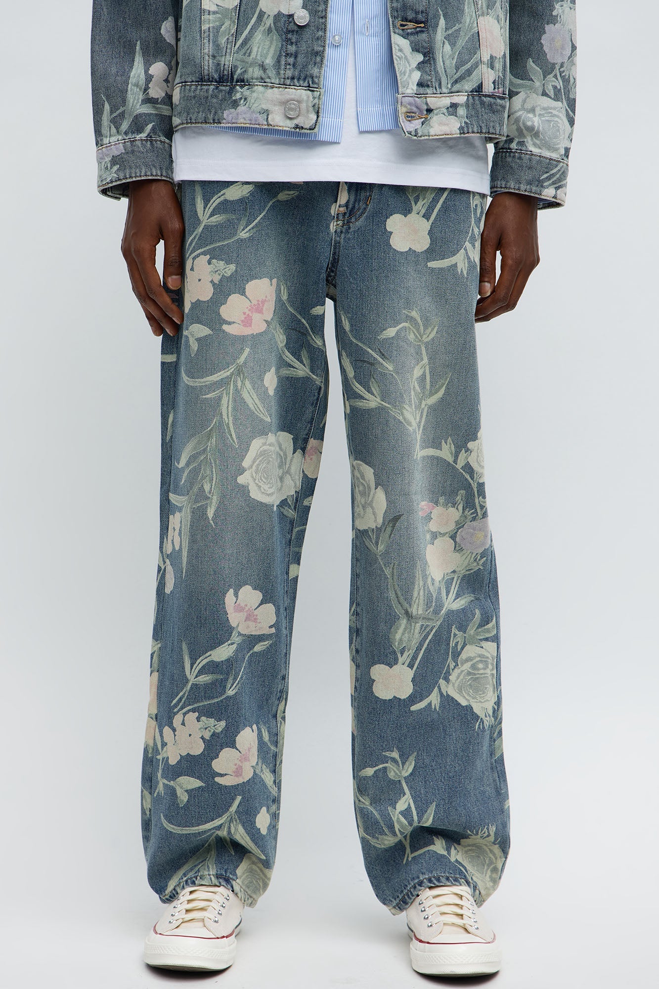 Relaxed Straight Fallen Roses Jeans - Medium Blue Wash