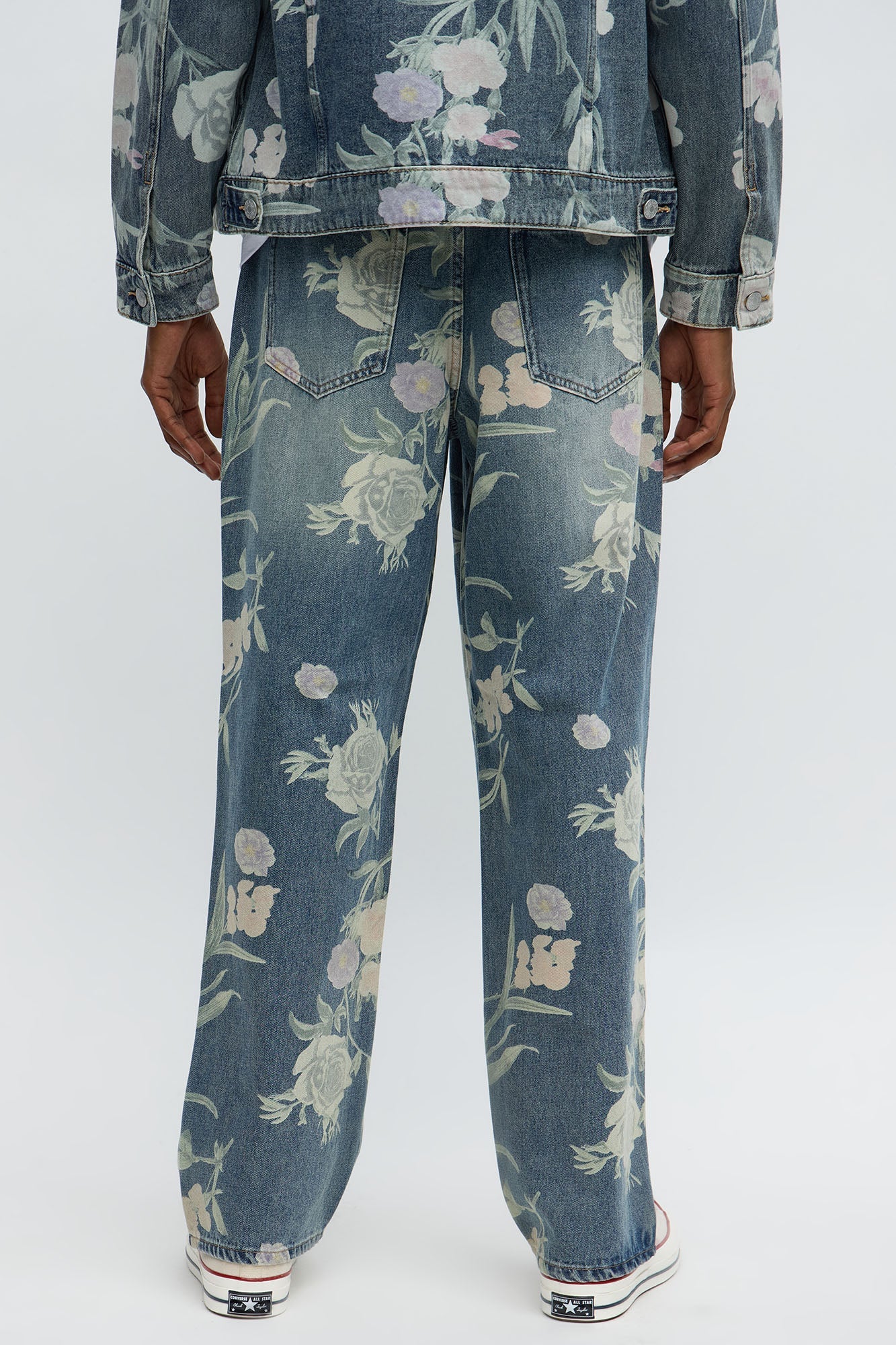 Relaxed Straight Fallen Roses Jeans - Medium Blue Wash