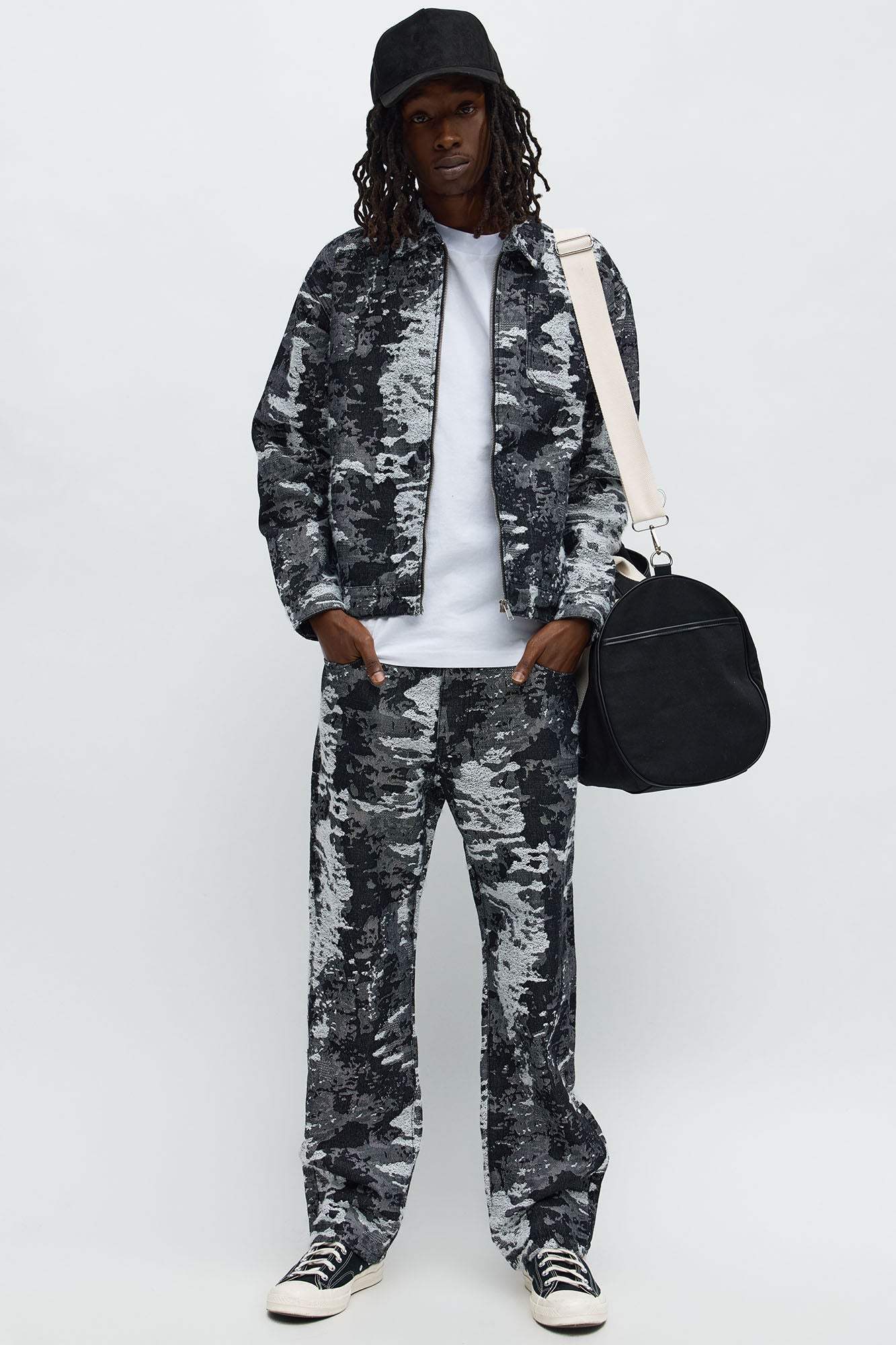 Straight Fading In And Out Jeans - Black Wash