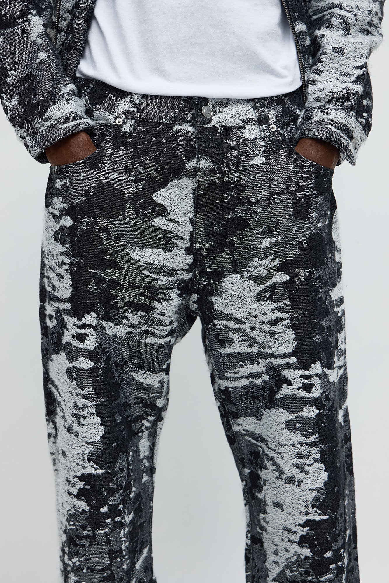 Straight Fading In And Out Jeans - Black Wash