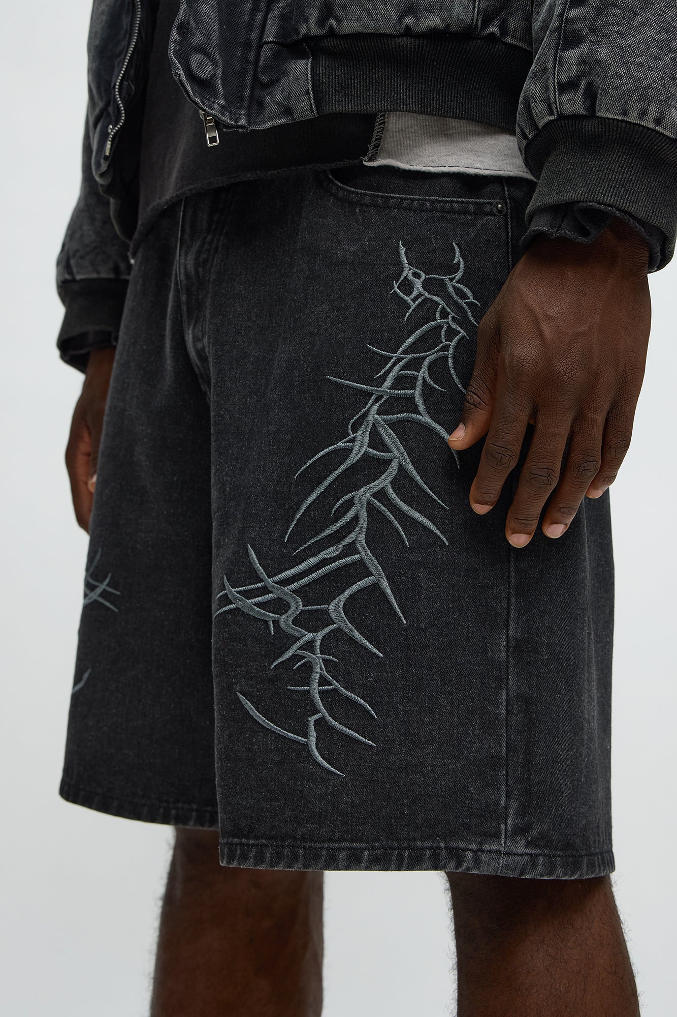 Relaxed Thread Bare Embroidered Denim Short - Black Wash