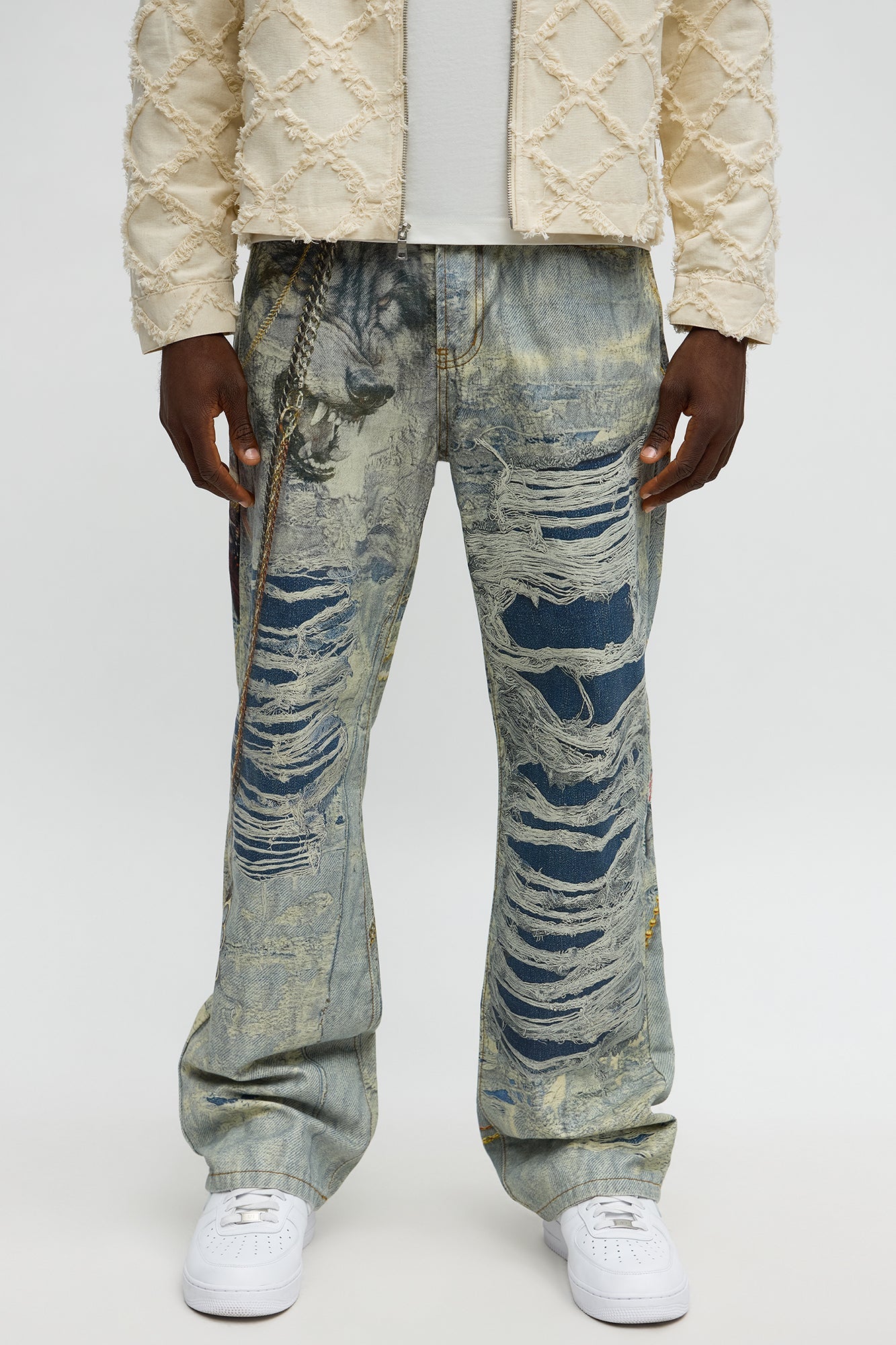 Baggy Got My Chains Distressed Printed Jean - Light Wash