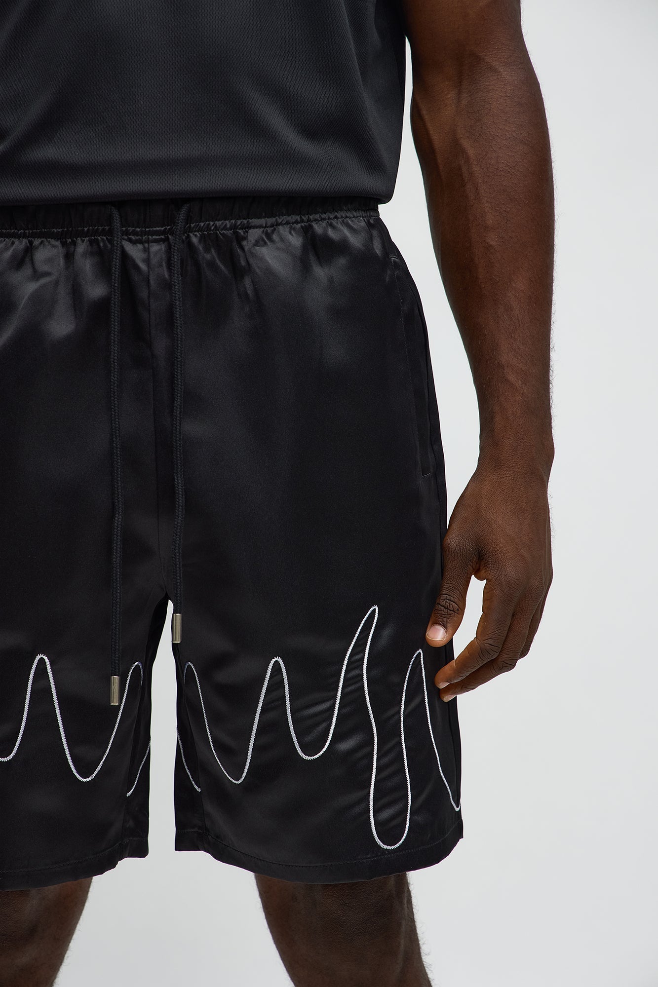 Relaxed Flame Piping Short - Black