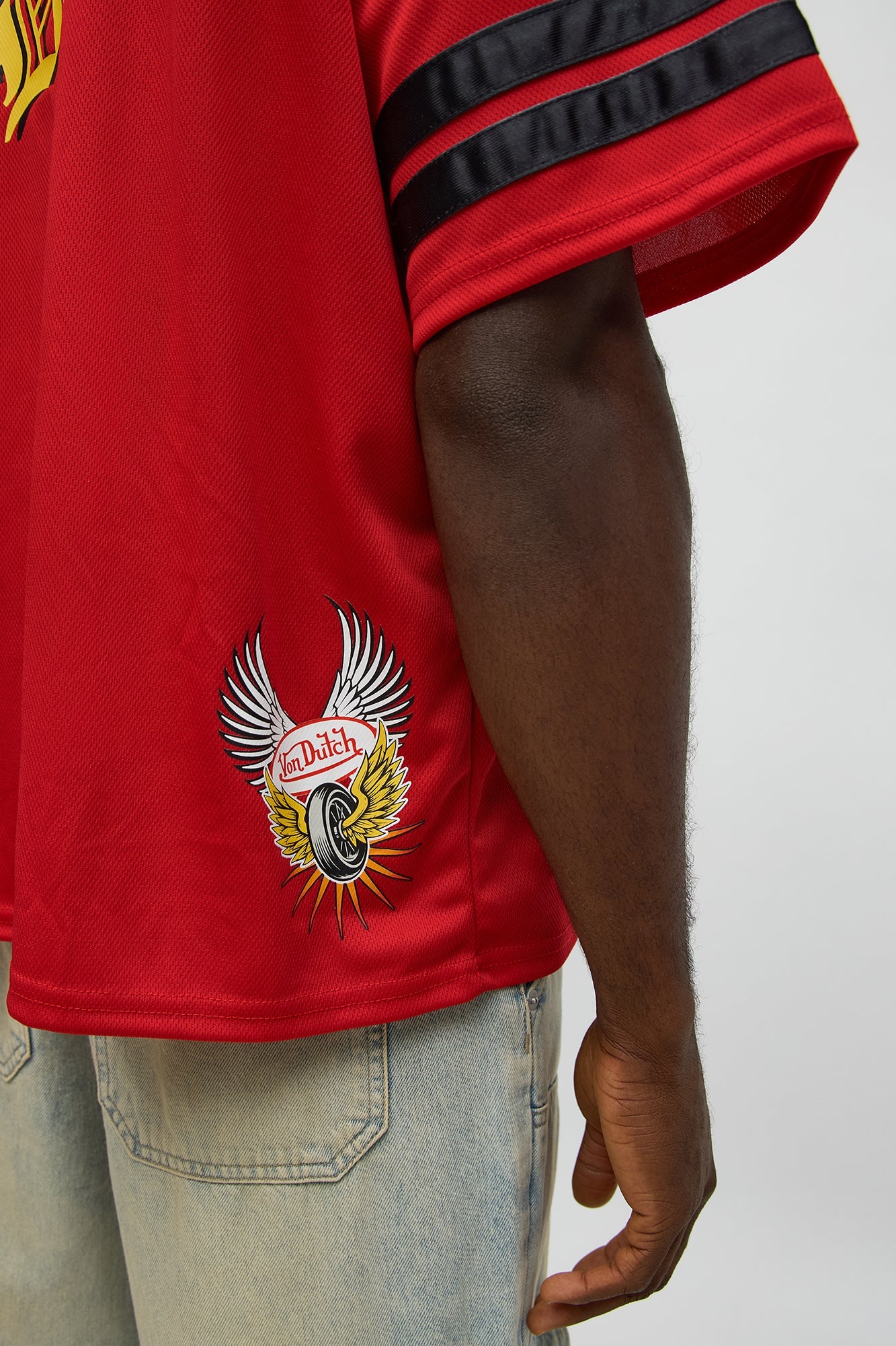 Von Dutch Center Patch V Neck Tee - Red/combo