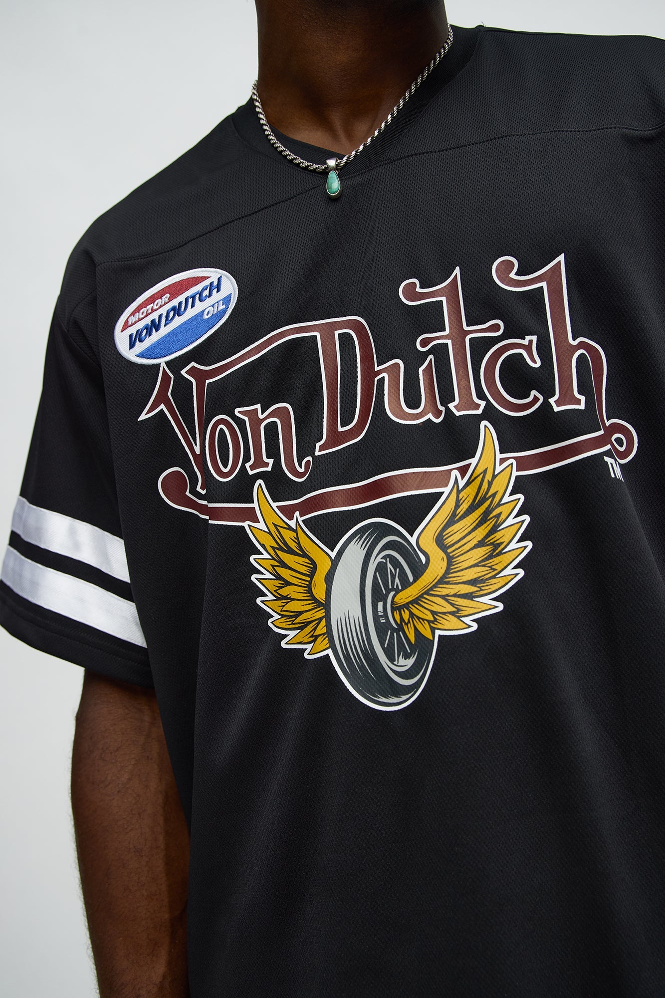 Von Dutch Flying High V Neck Tee - Black/combo