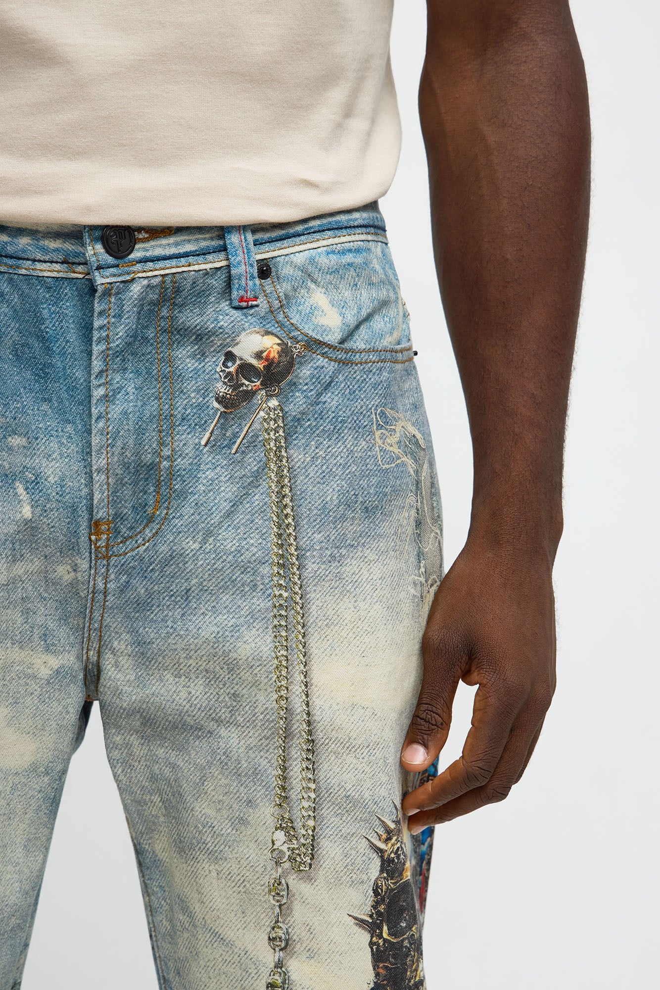 Baggy Holy War Chains Printed Jean - Light Wash