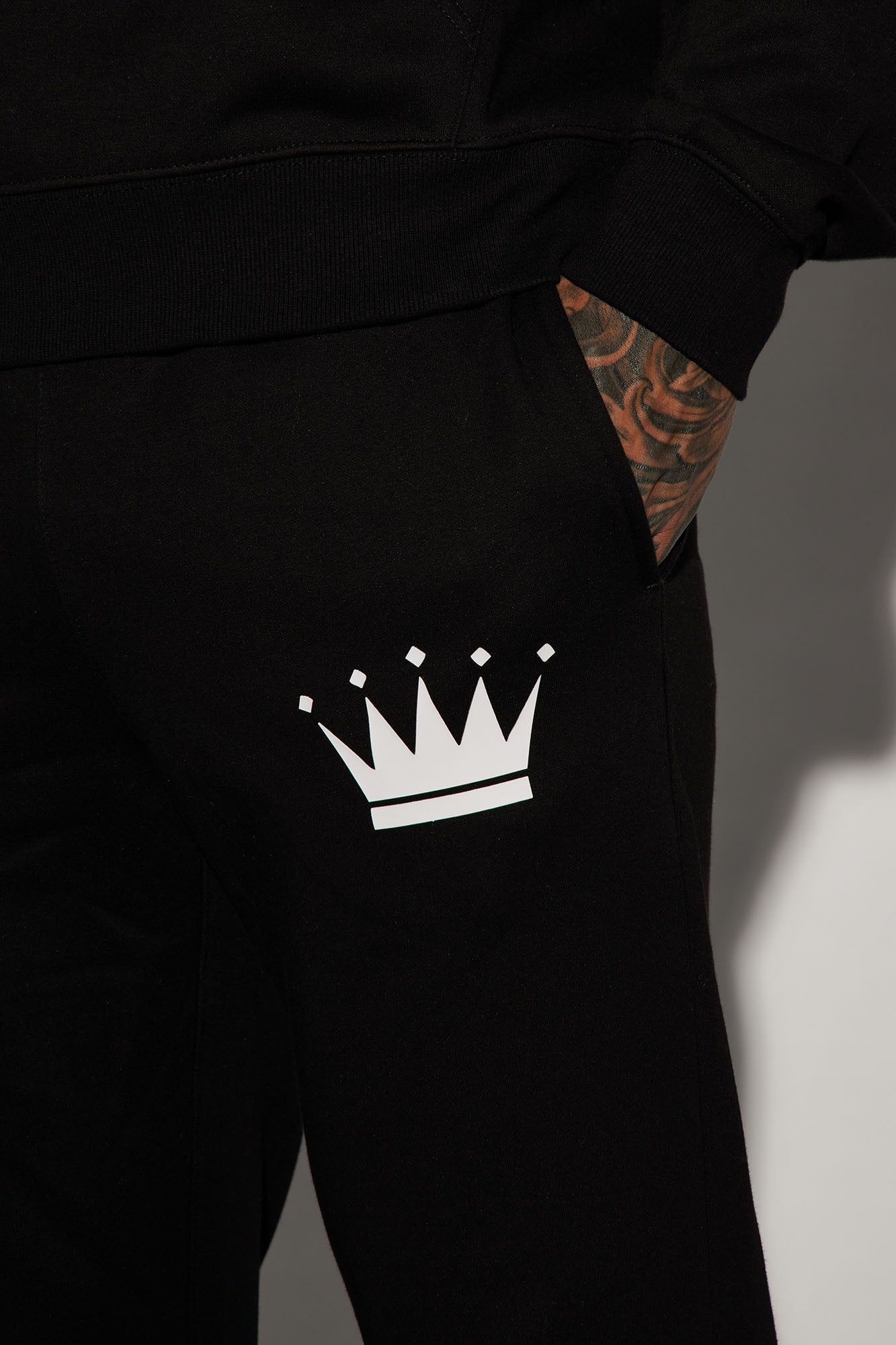 Family Goals King Jogger - Black
