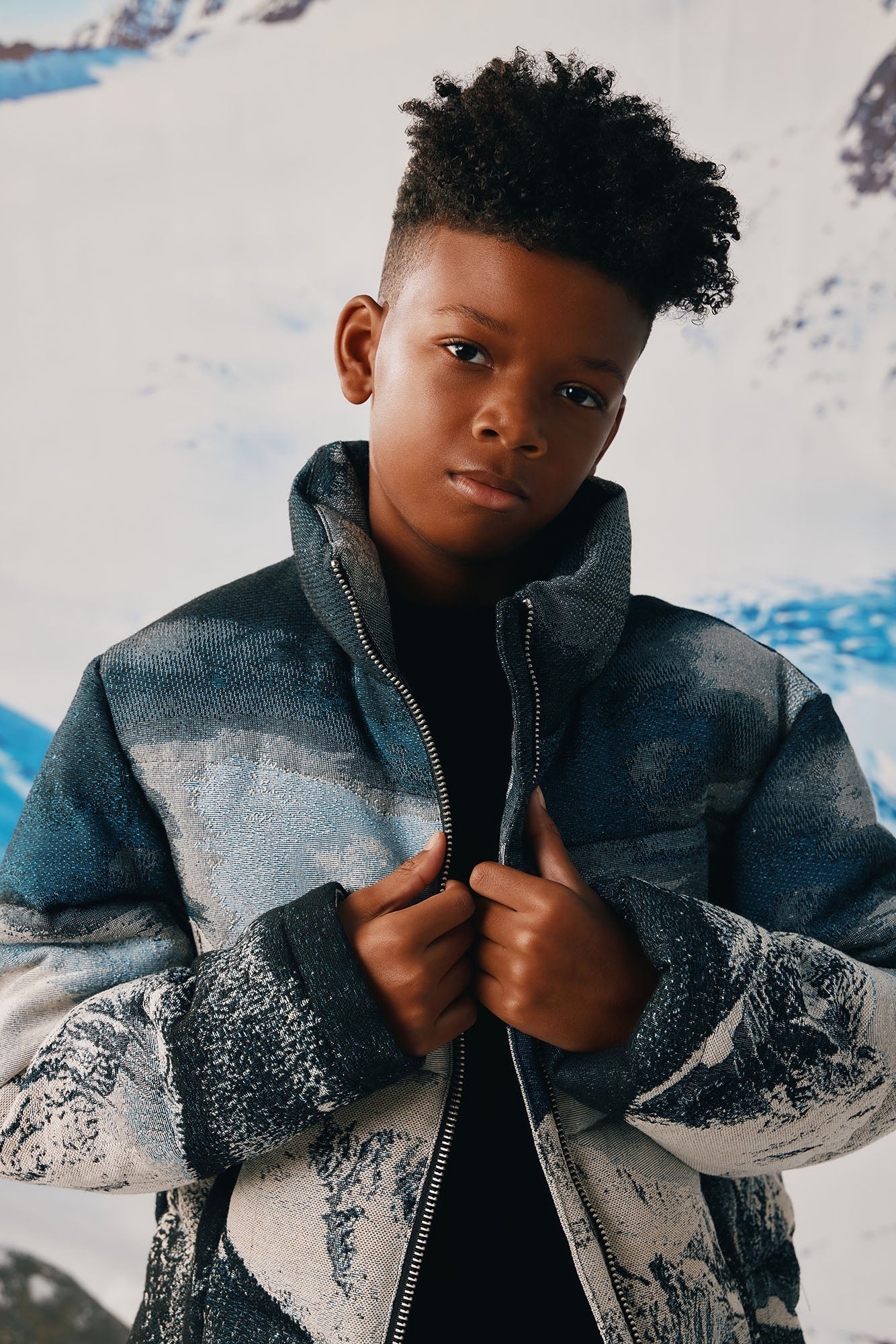 Mini Cabin Escape Tapestry Puffer Jacket - Navy