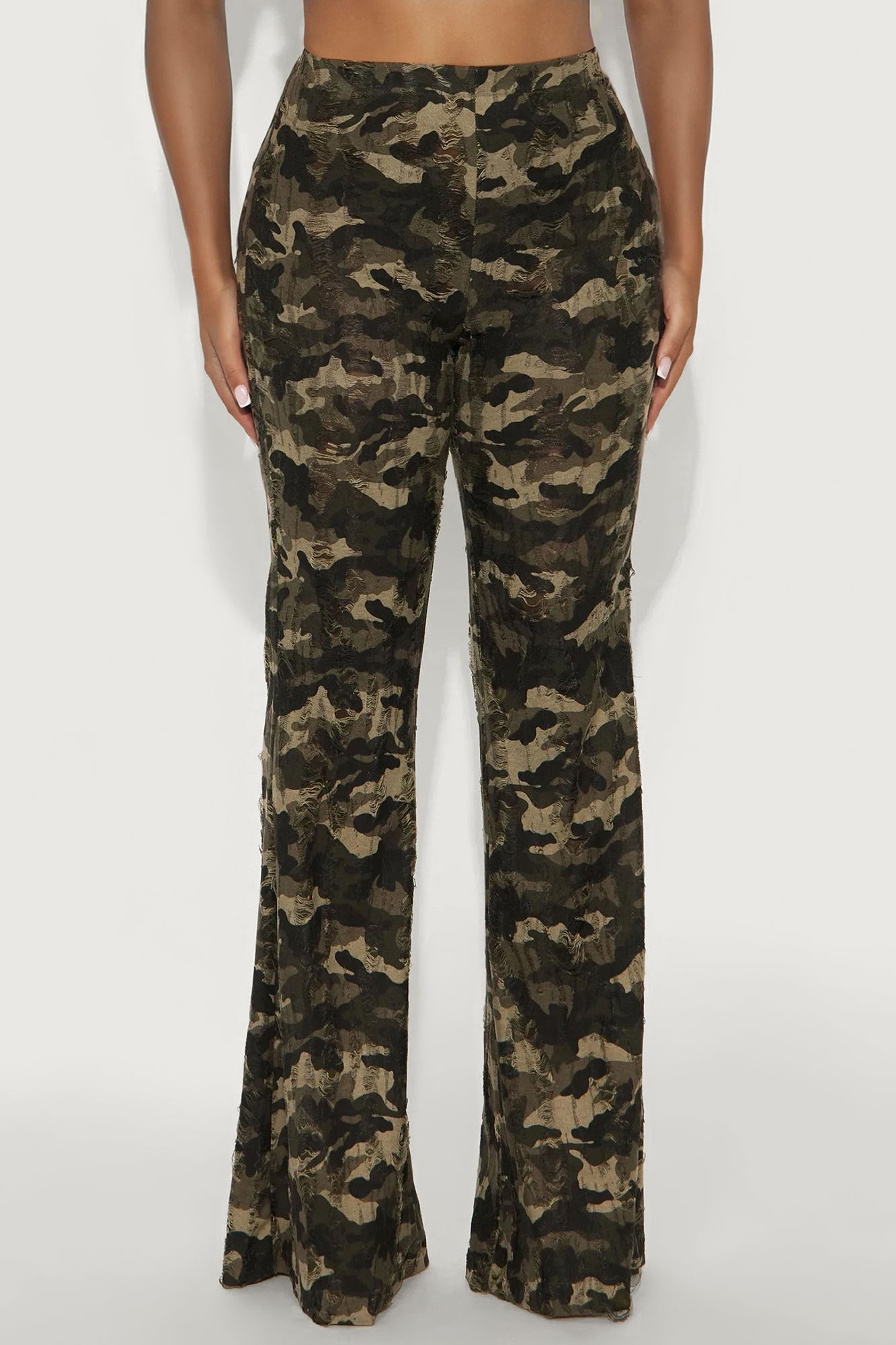 Hiding Out High Rise Distressed Camo Flare Pant 34 - Camouflage
