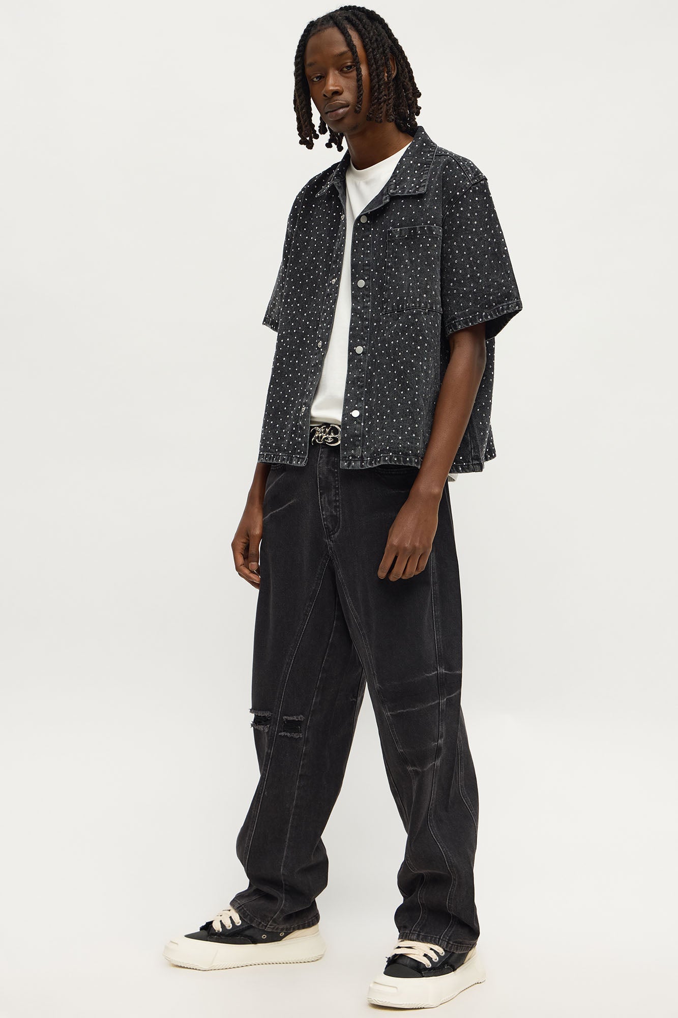 Baggy More Than One Seam Distressed Jean - Black Wash