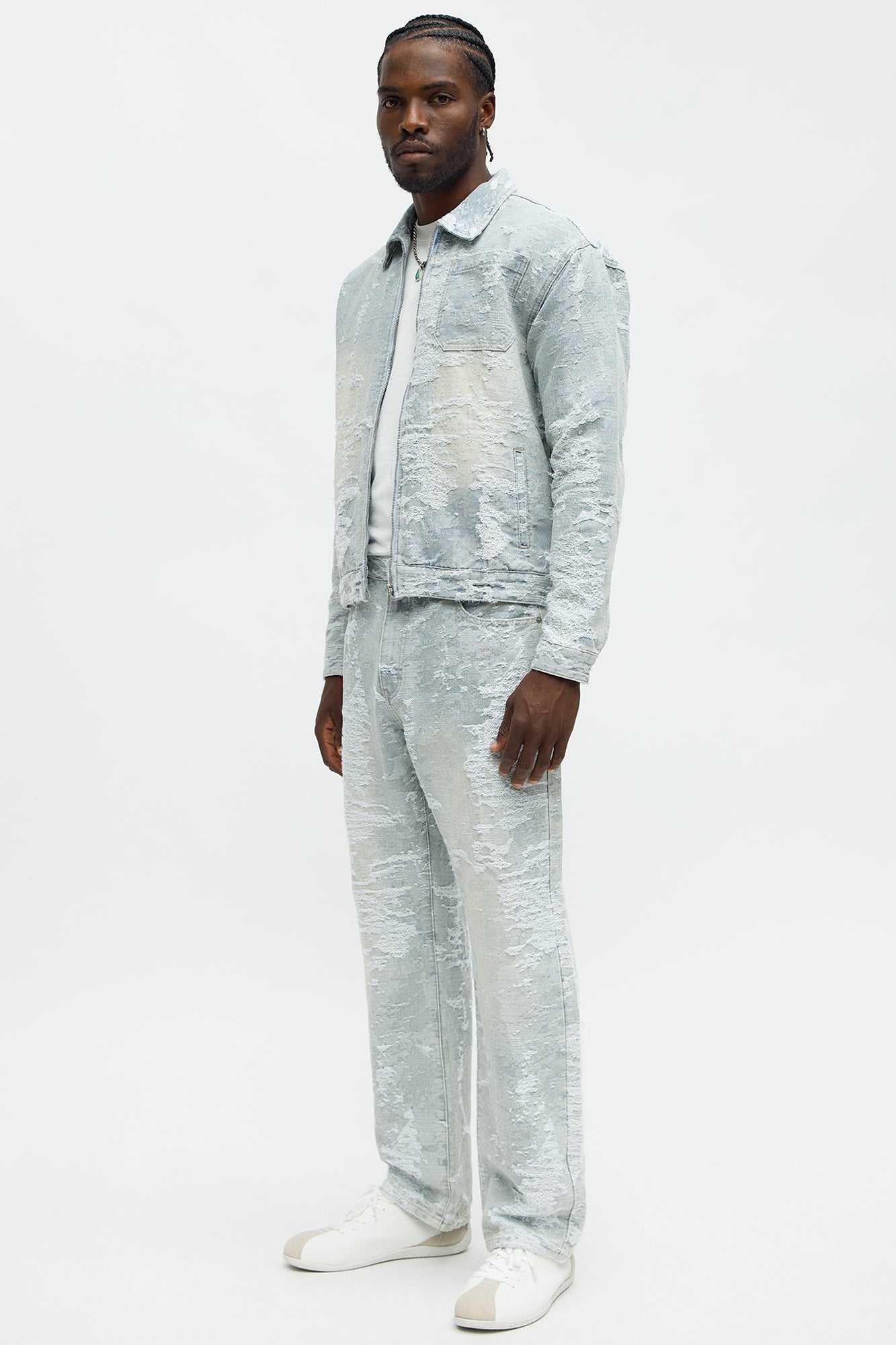 Straight Fading In And Out Jeans - Light Wash