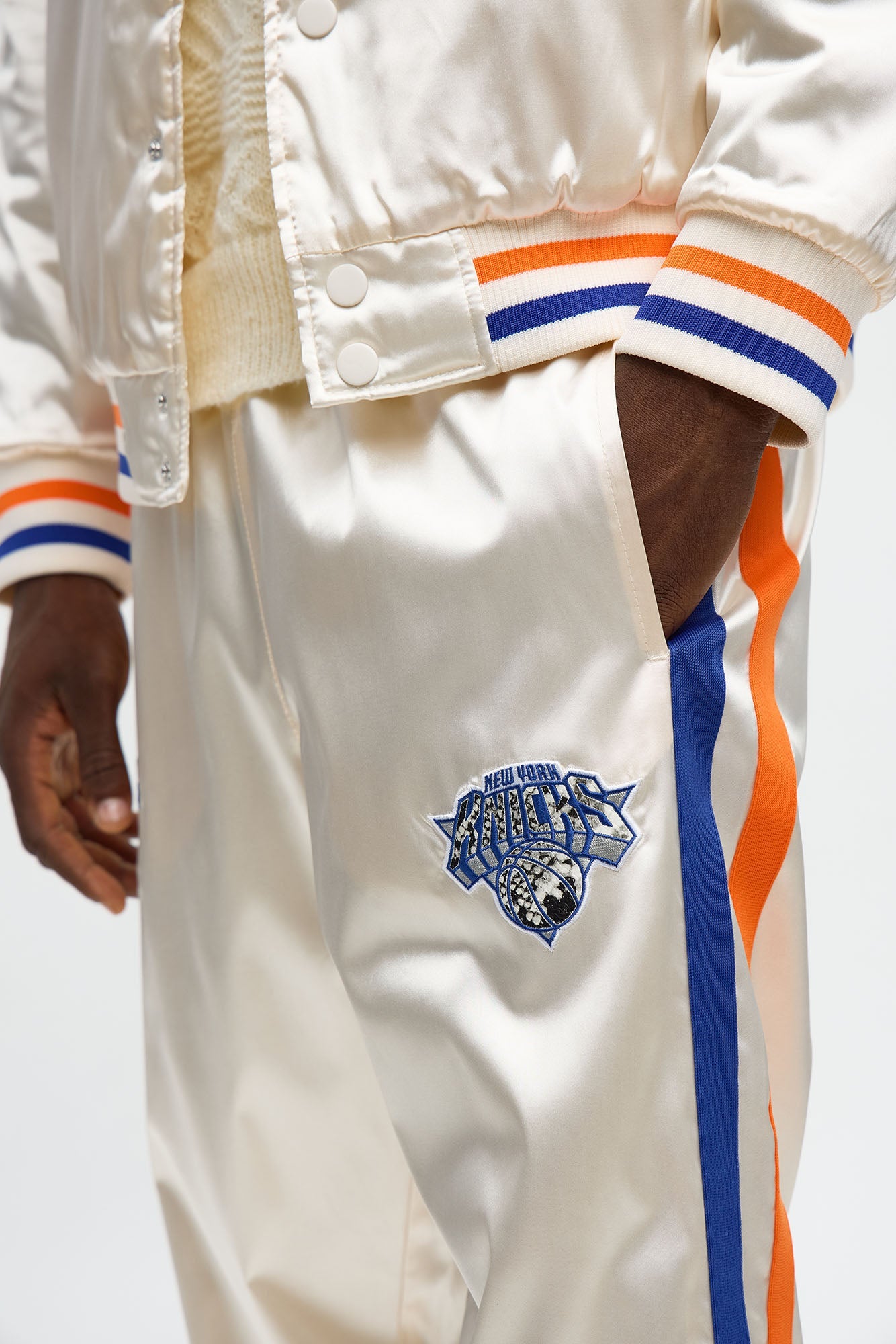 Knicks Night Drift Satin Straight Pants - Off White/combo