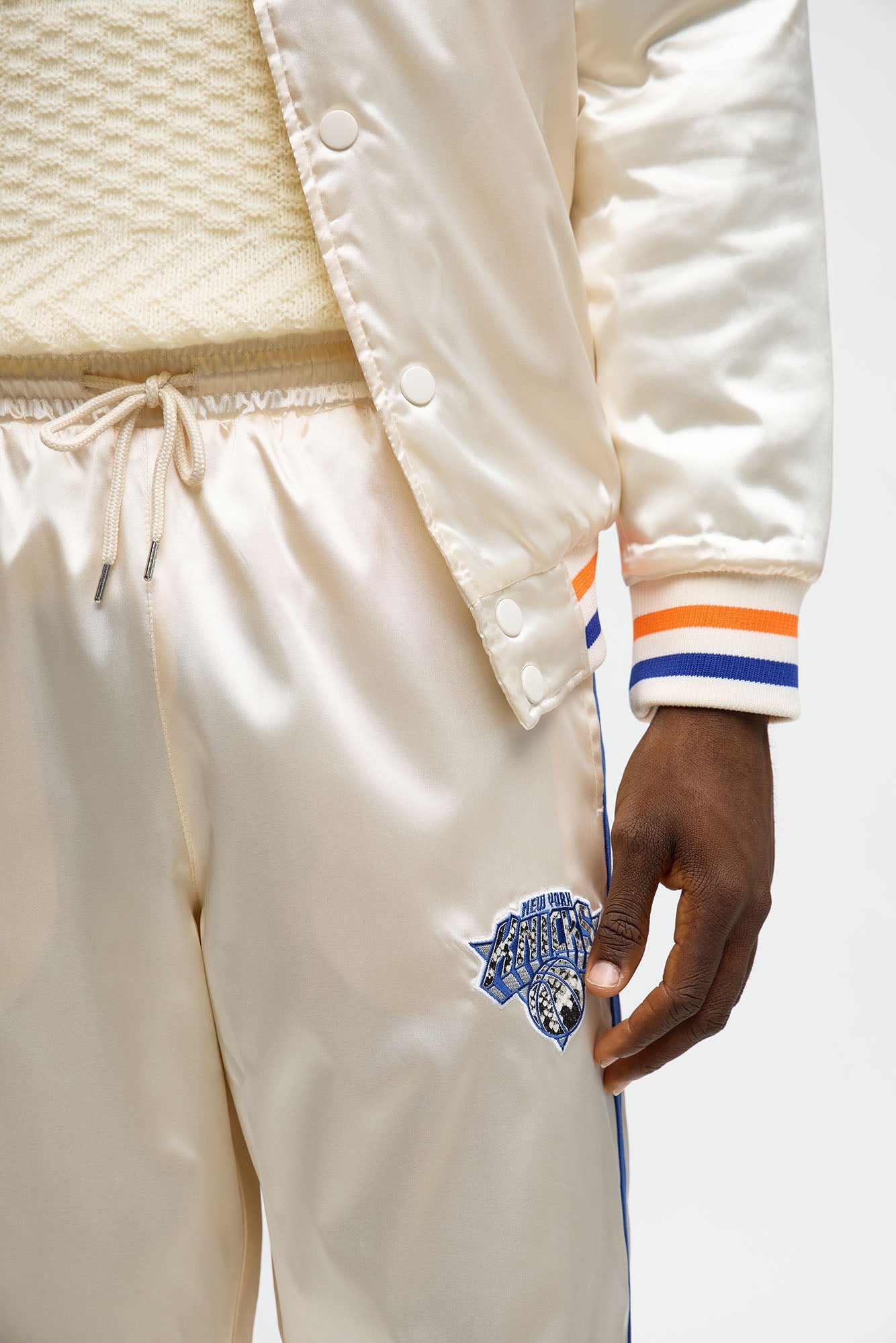 Knicks Night Drift Satin Straight Pants - Off White/combo