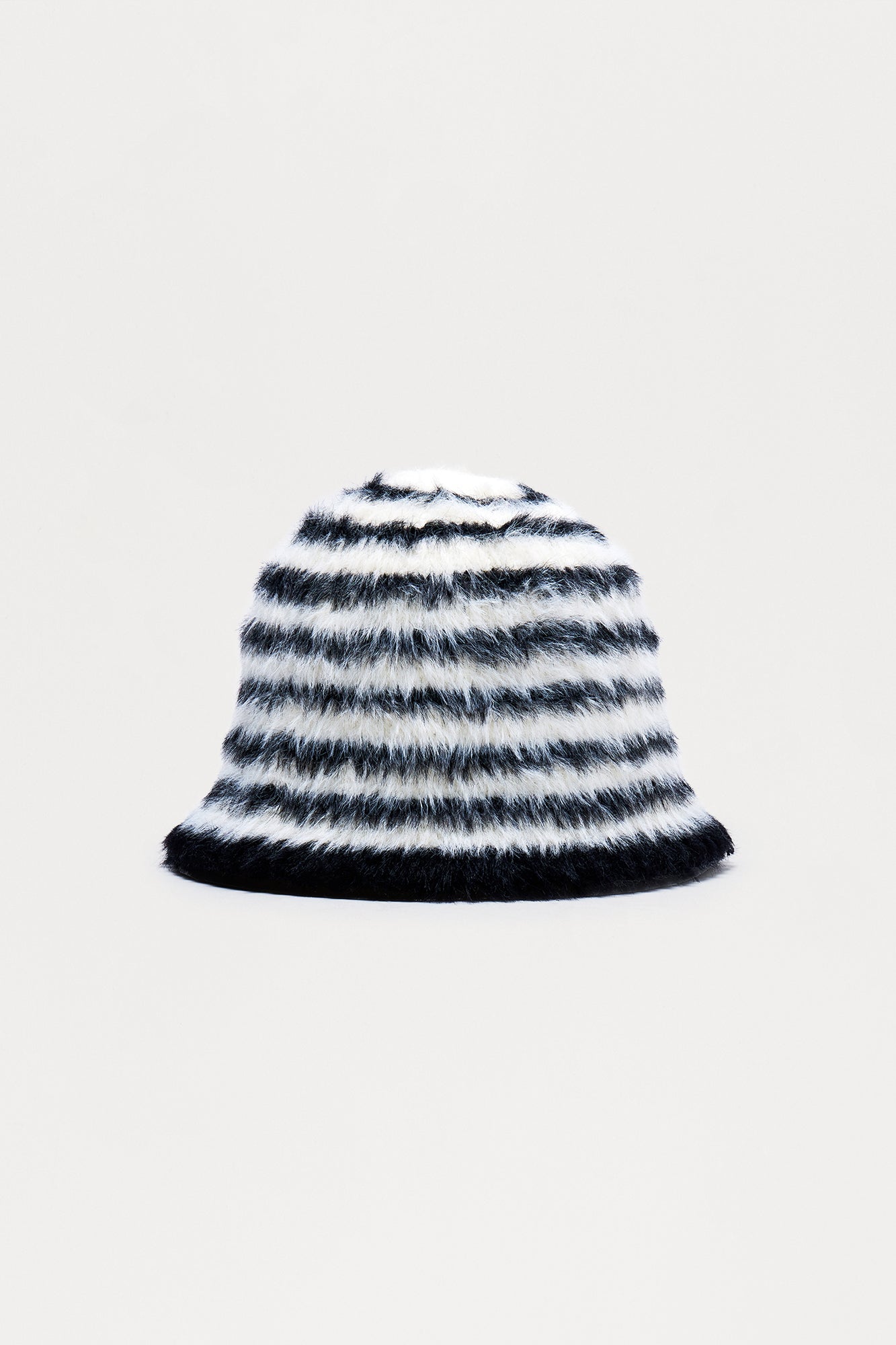 Latte Date Bucket Hat - White/Black