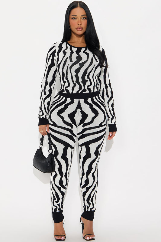 Zaya Zebra Sweater Pant Set - Black/White