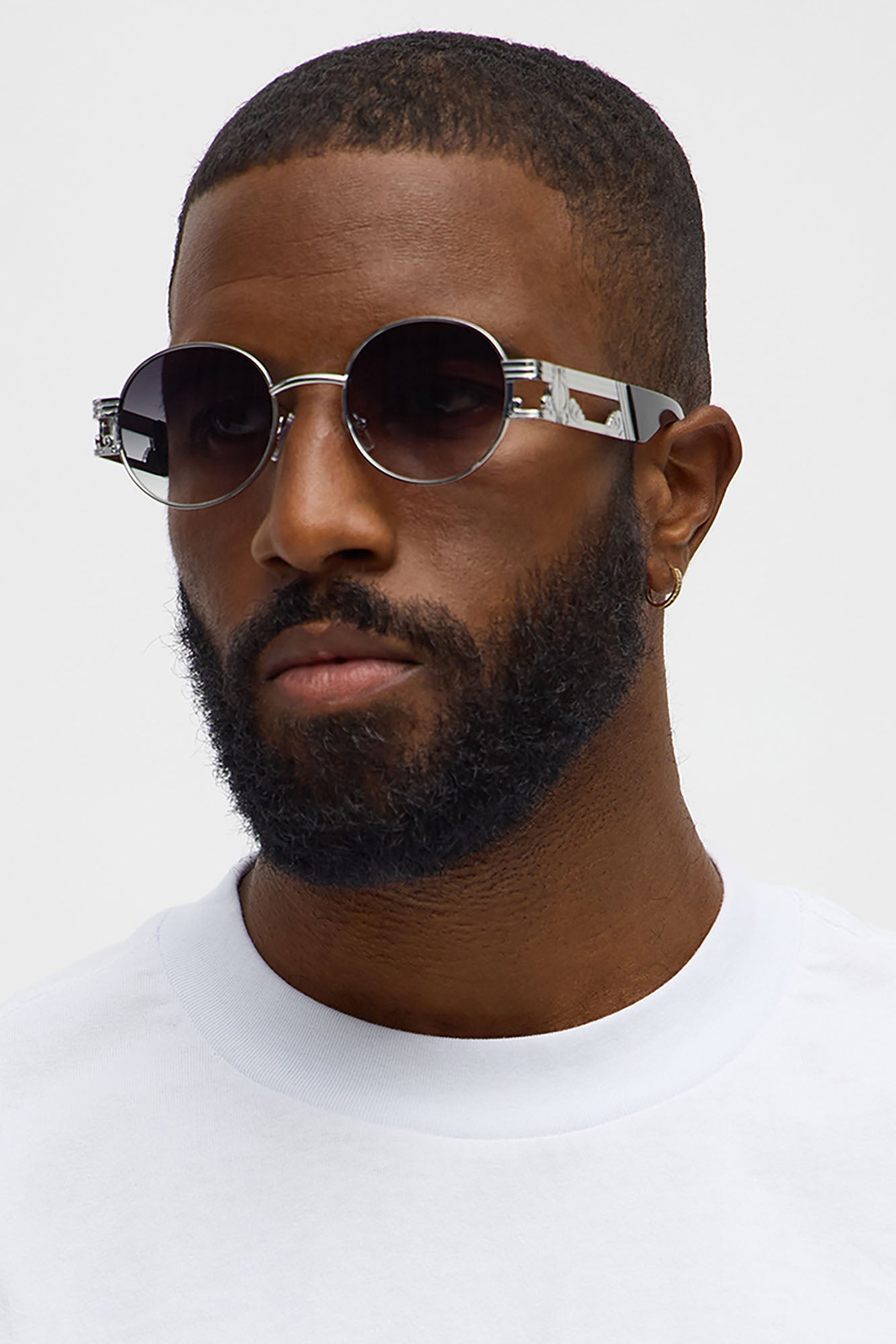 Sleek Oval Metal Frame Sunglasses - Black/Silver