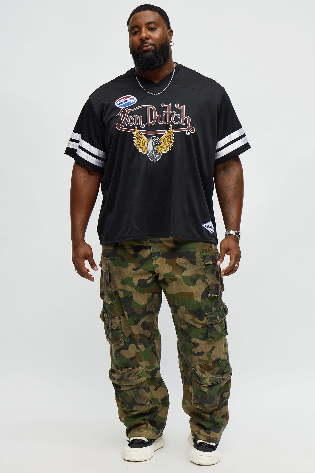 Von Dutch Flying High V Neck Tee - Black/combo