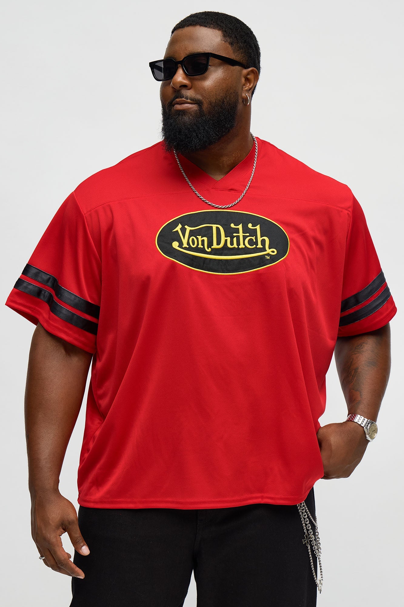 Von Dutch Center Patch V Neck Tee - Red/combo