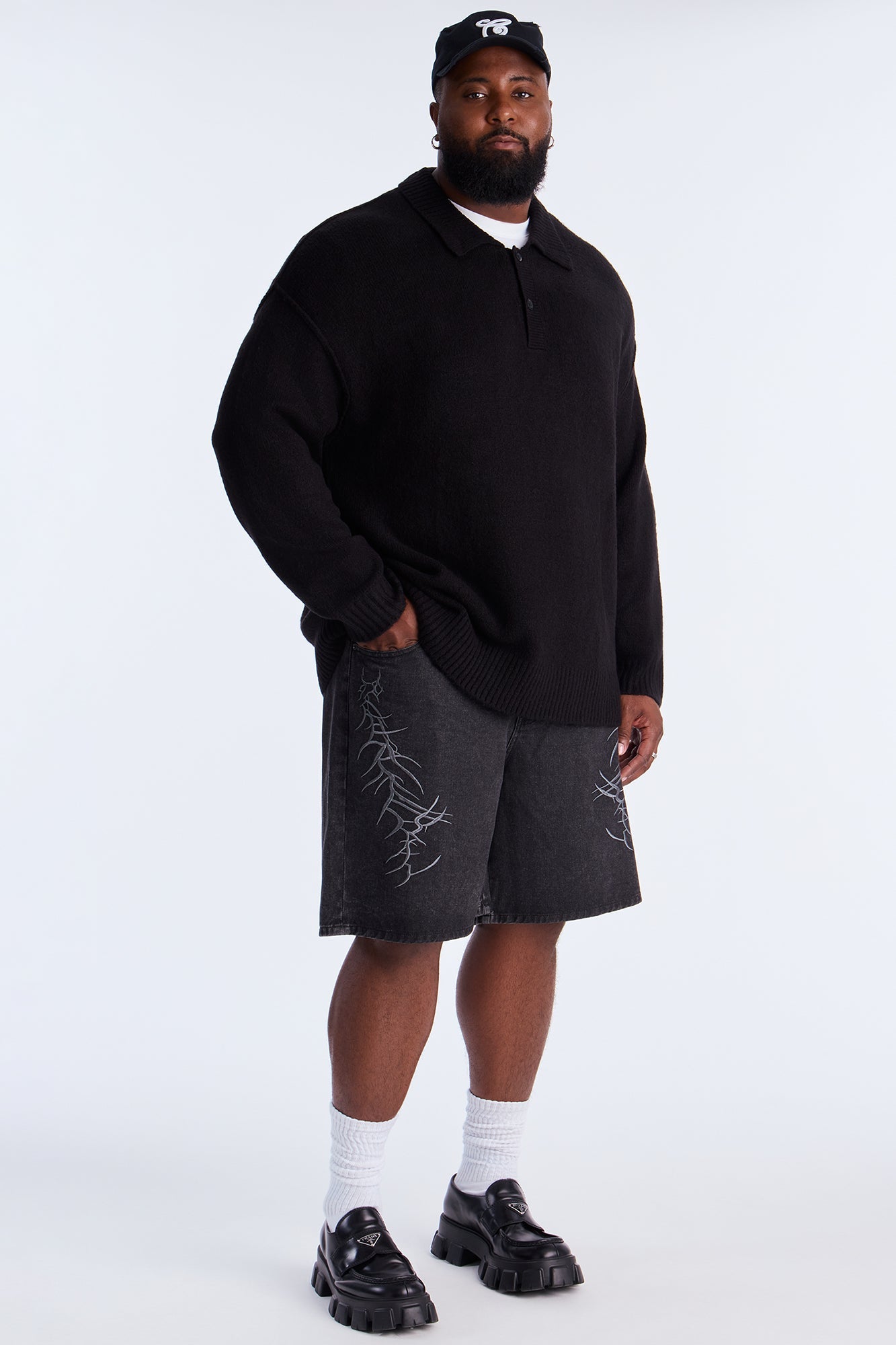 Relaxed Thread Bare Embroidered Denim Short - Black Wash