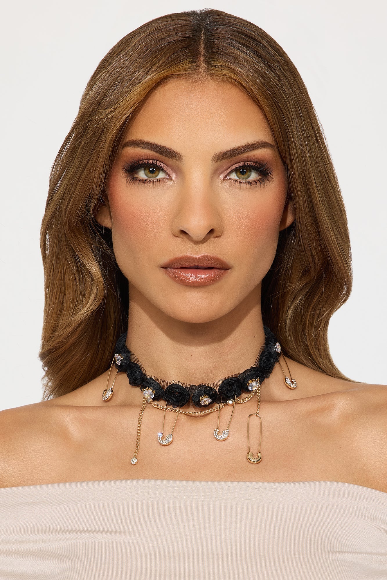 Safety Pin Measures Rhinestone Choker Necklace - Black/Gold