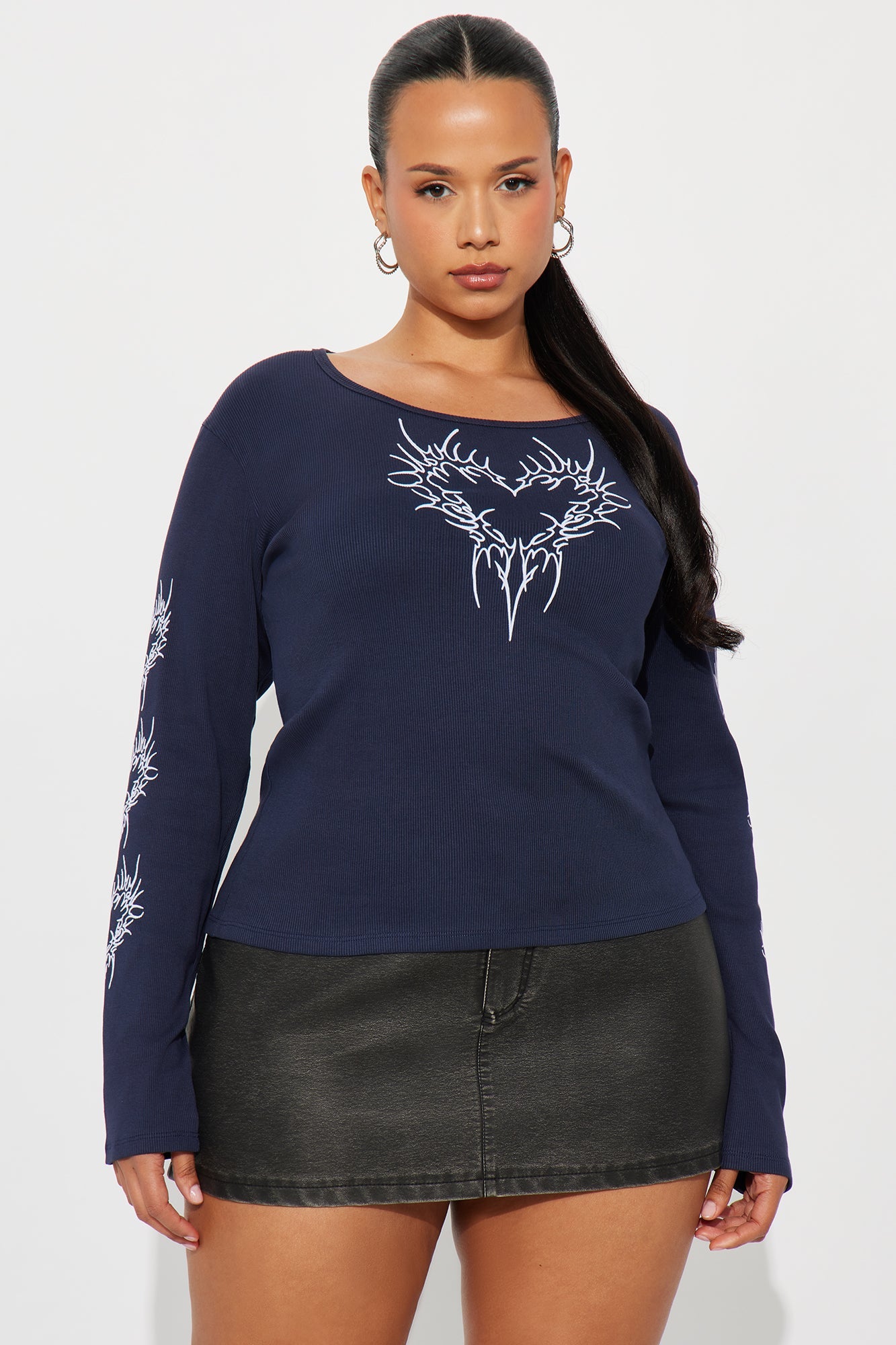 Heart Of Thorns Ribbed Top - Navy