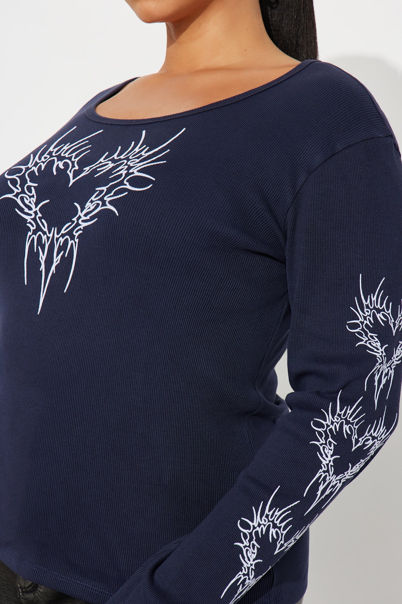 Heart Of Thorns Ribbed Top - Navy