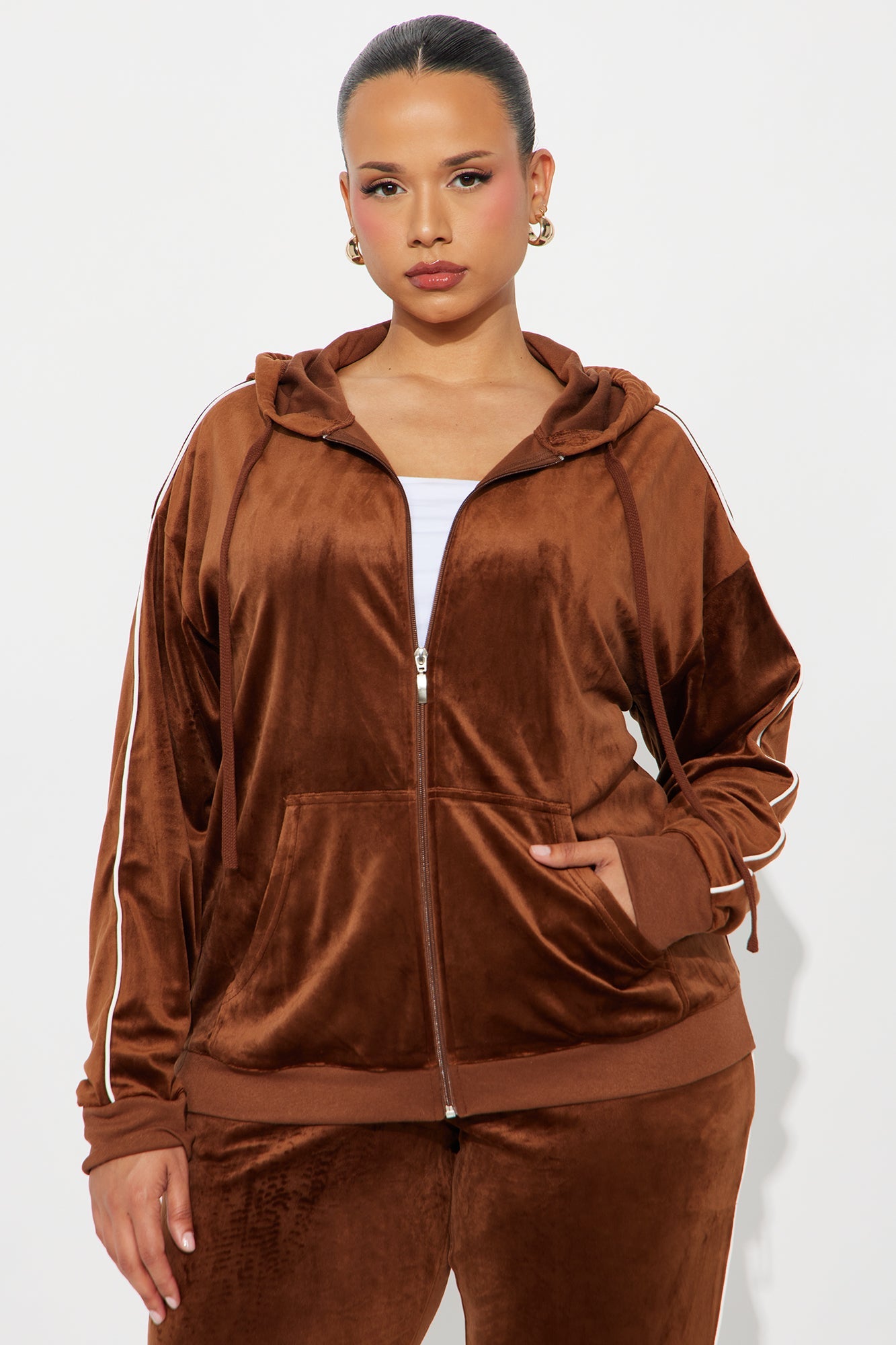 Chill Vibes Velour Pant Set - Brown