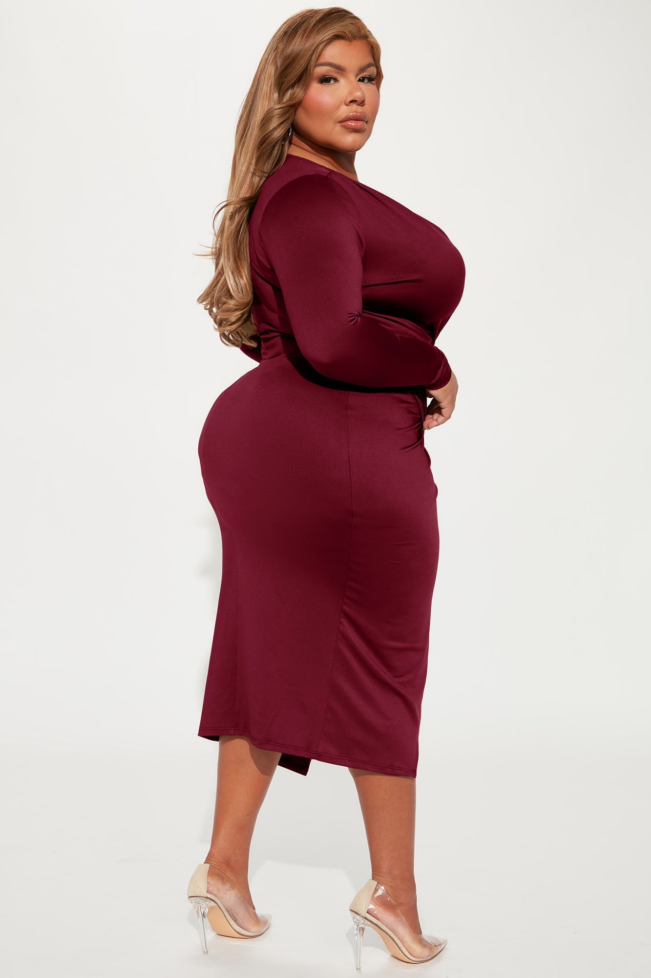 Eyes On Me Ruched Midi Dress - Wine