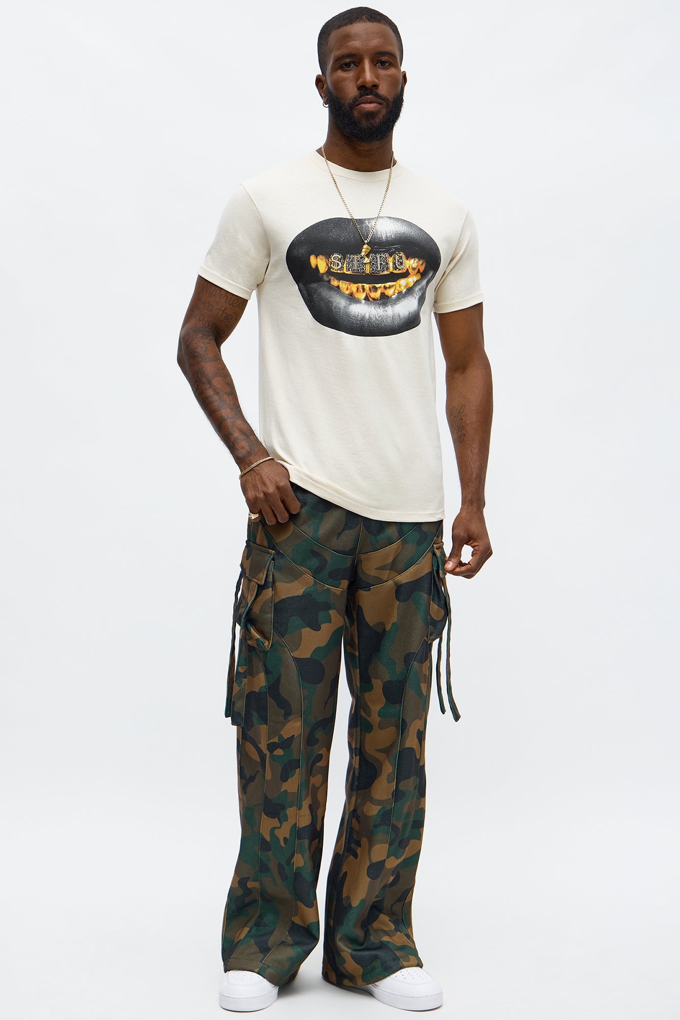 Baggy Cargo Look At Me Sweatpants - Camouflage