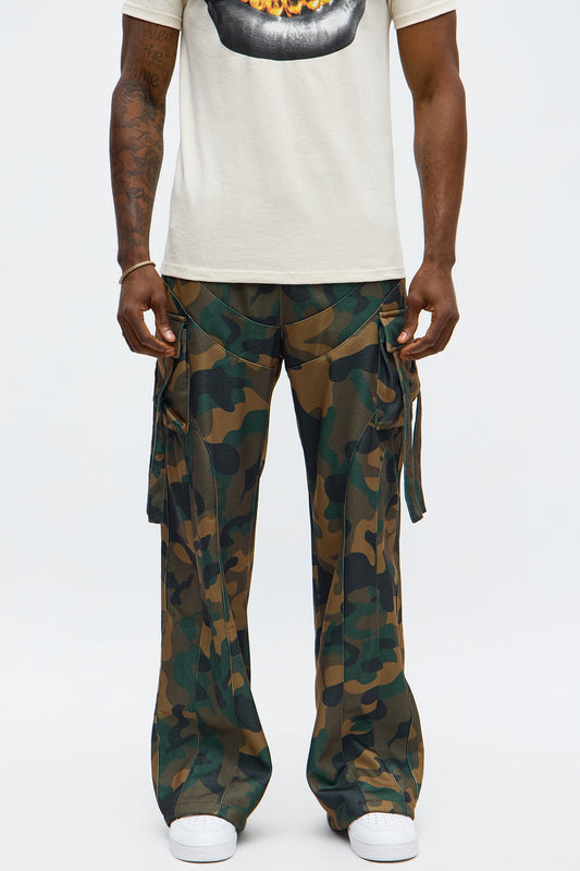 Baggy Cargo Look At Me Sweatpants - Camouflage