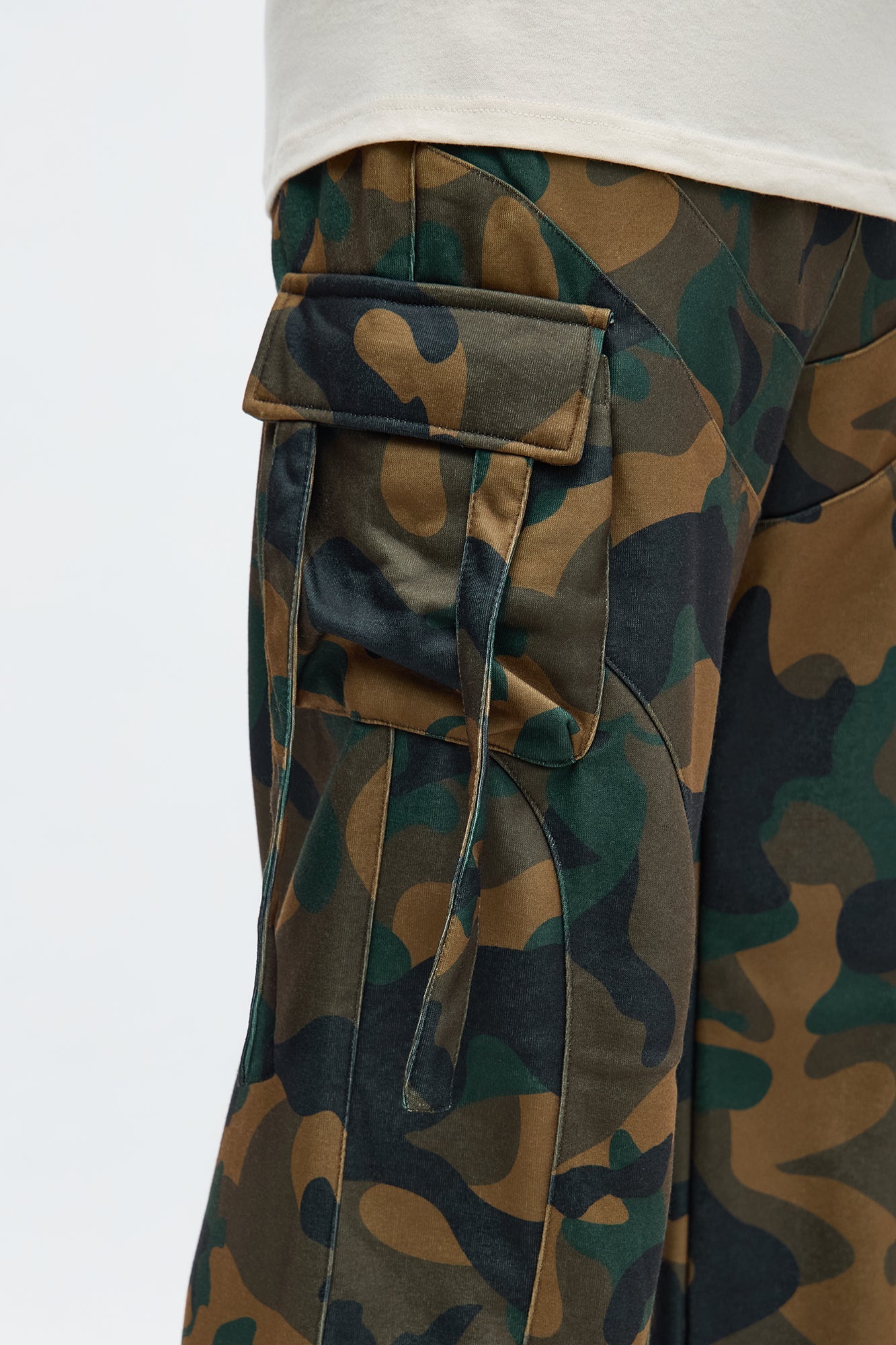 Baggy Cargo Look At Me Sweatpants - Camouflage