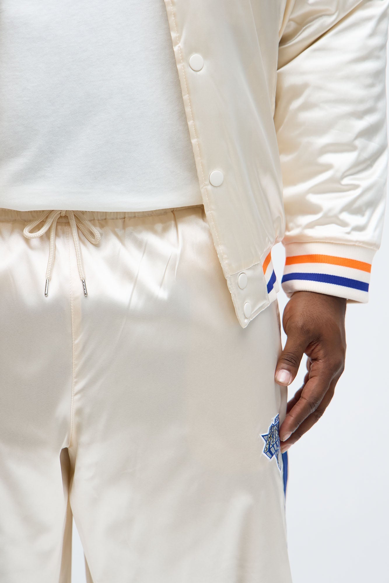 Knicks Night Drift Satin Straight Pants - Off White/combo