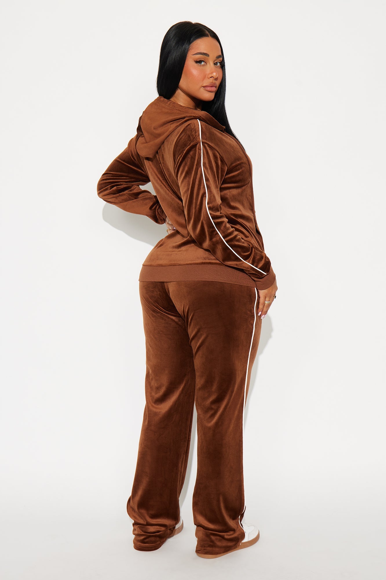 Chill Vibes Velour Pant Set - Brown