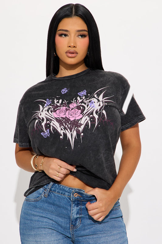 Heart Barbed Wire Washed Tee - Black
