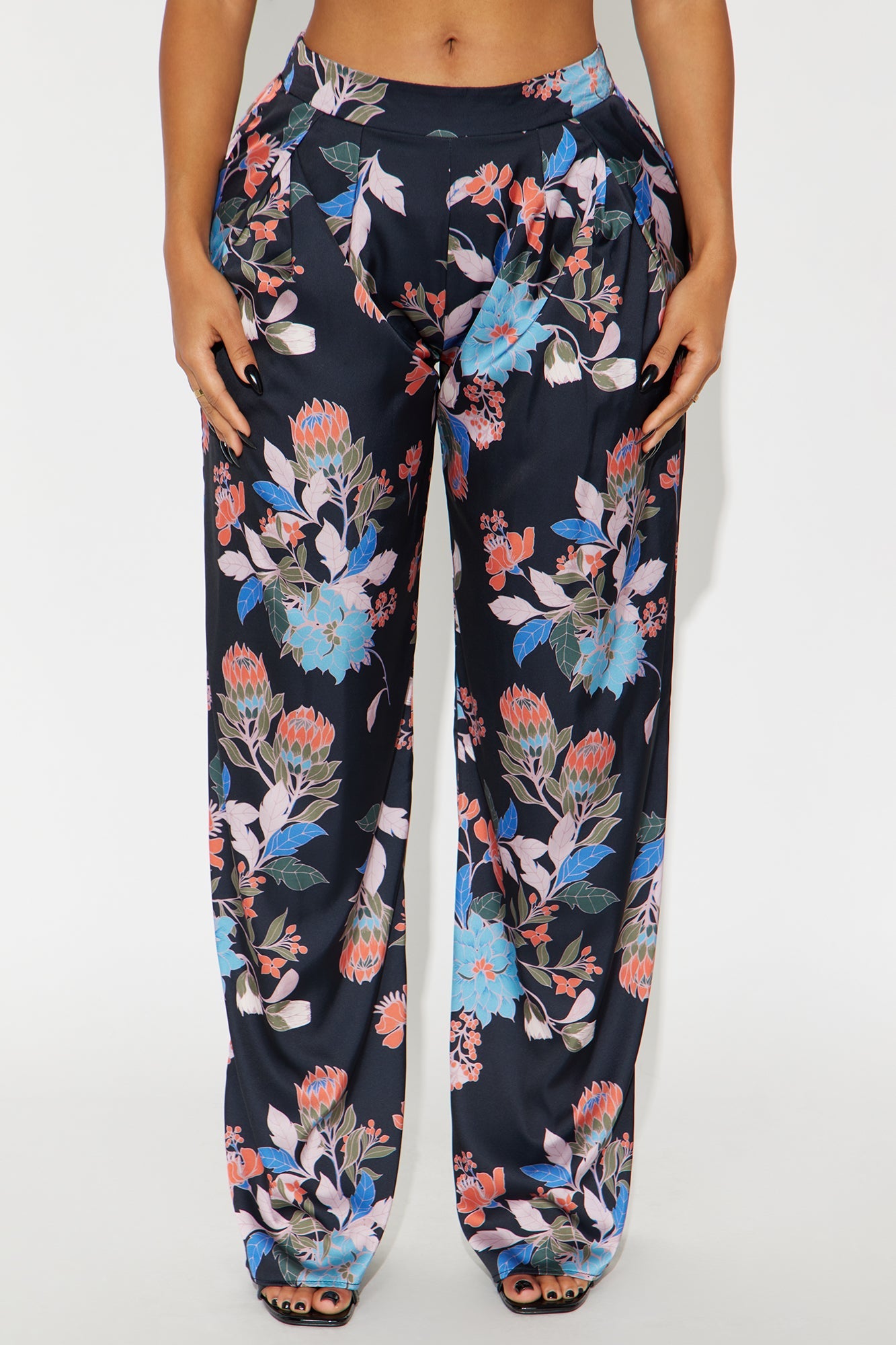 Alexus Satin Floral Wide Leg Pant 33 - Black/combo