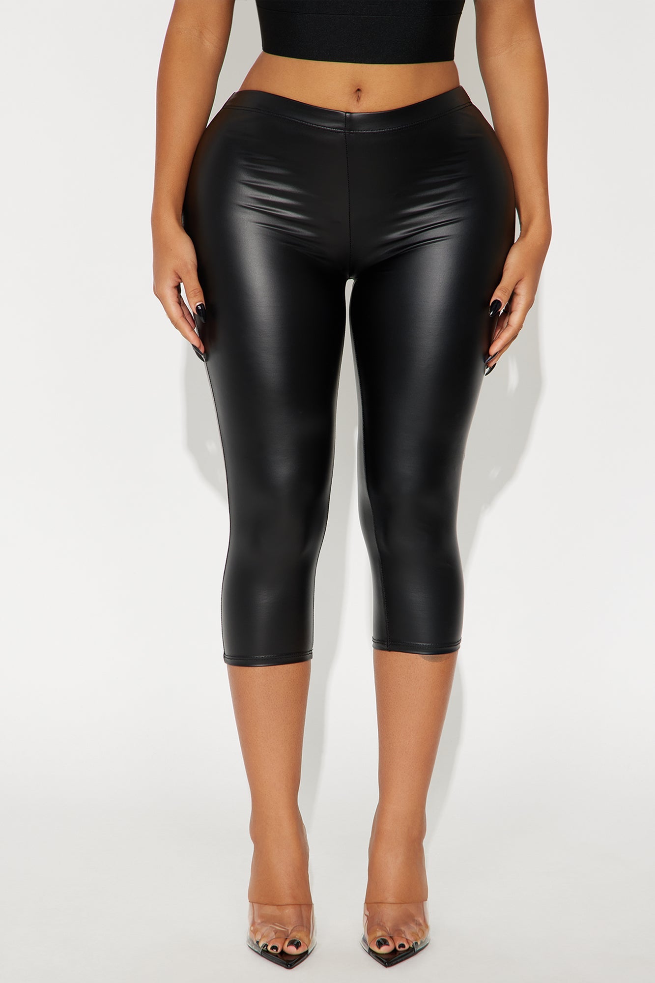 Linda Mid Rise Faux Leather Capri Legging 19″ - Black