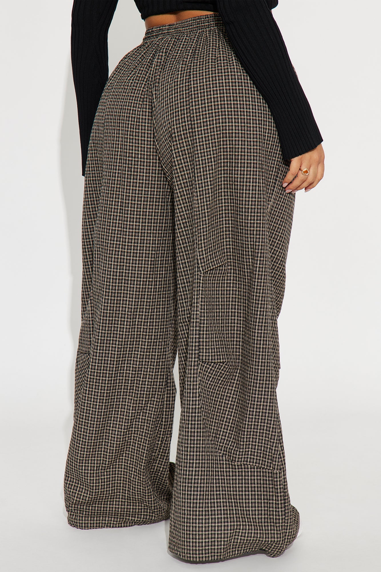 Vanna Low Rise Windbreaker Track Pant 32 - Olive