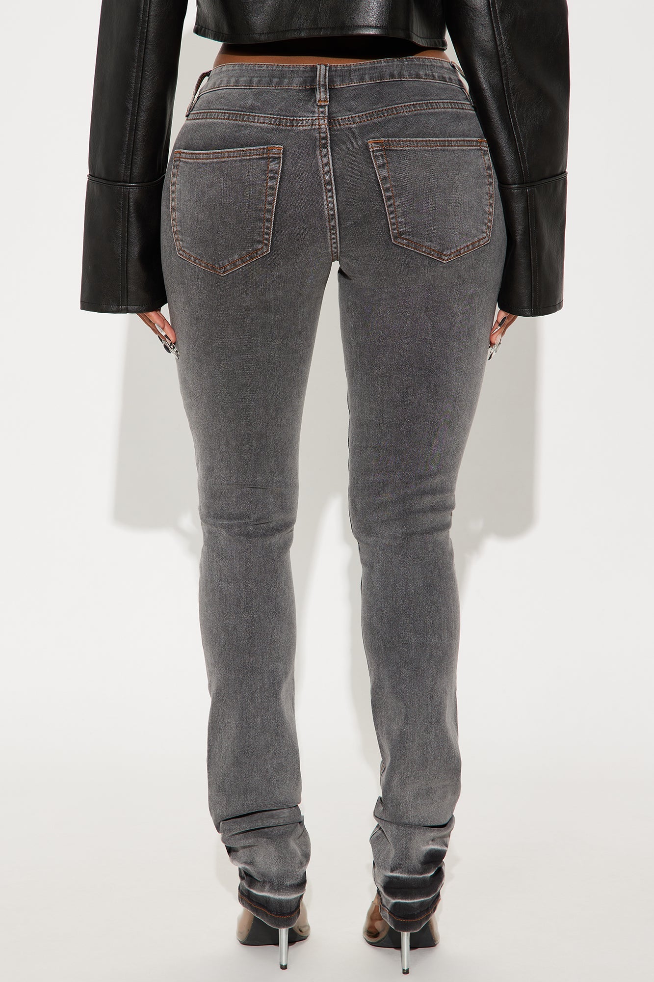 Scotlyn Stacked Slim Straight Leg Jeans - Grey