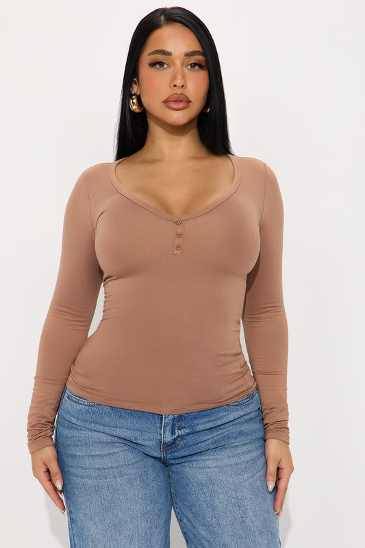 Kelis Long Sleeve Henley Top - Brown