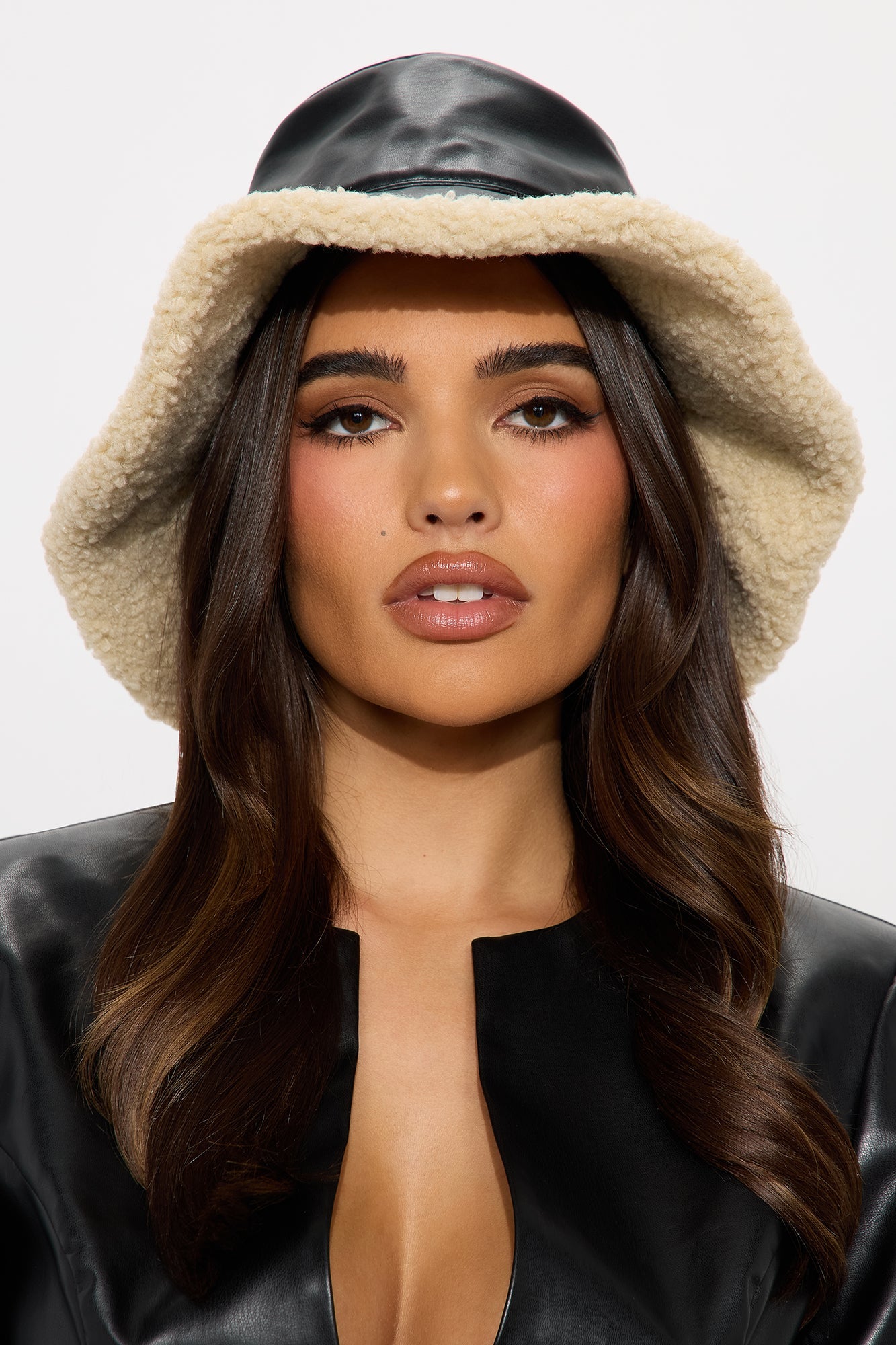 Chance Of Snow Bucket Hat - Black/White