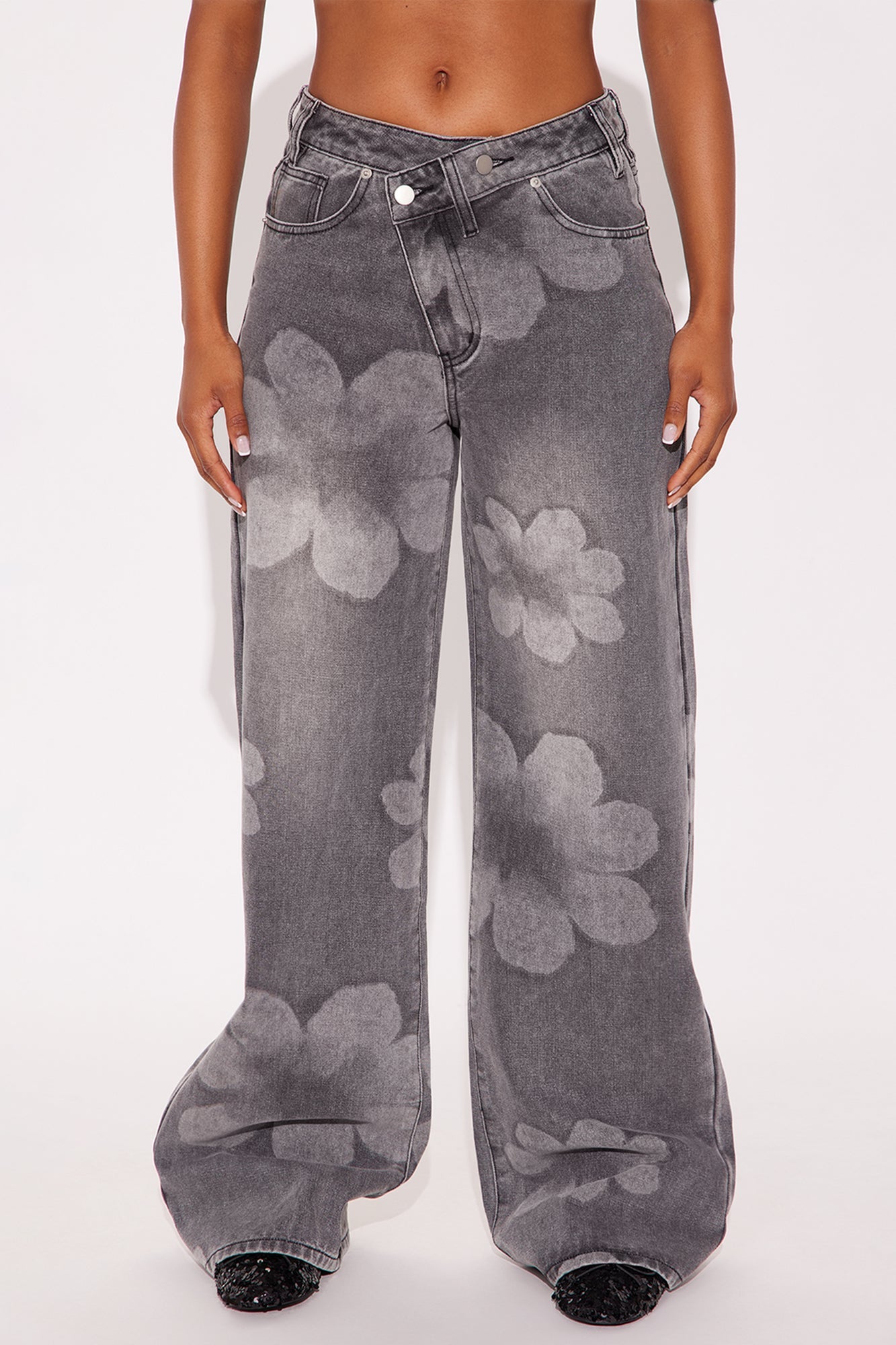 Born To Bloom Crossover Jeans - Grey