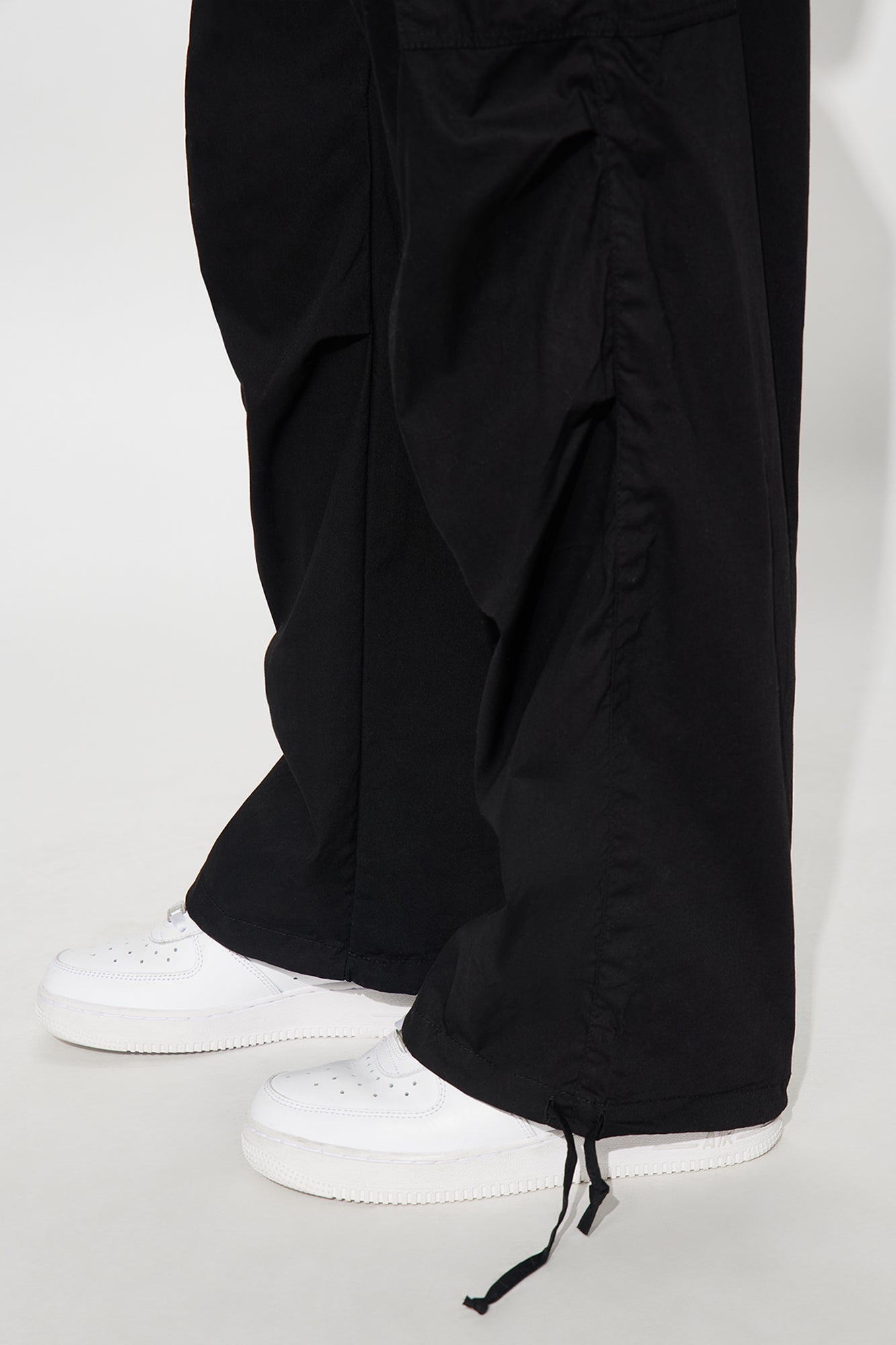 Street Smart Cargo Parachute Pant - Black