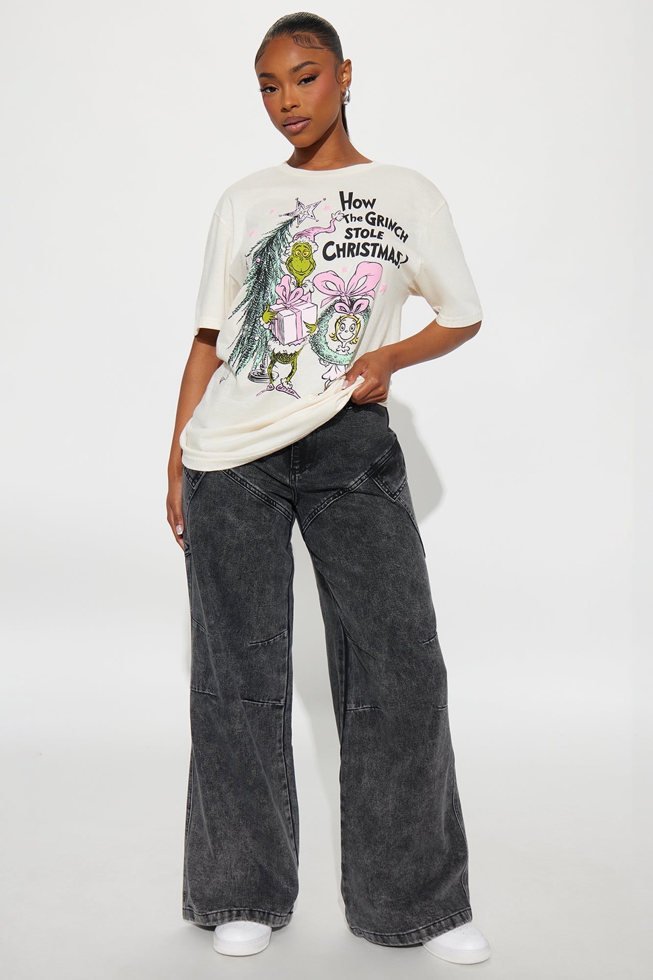 The Grinch Stole Christmas Tee - Sand