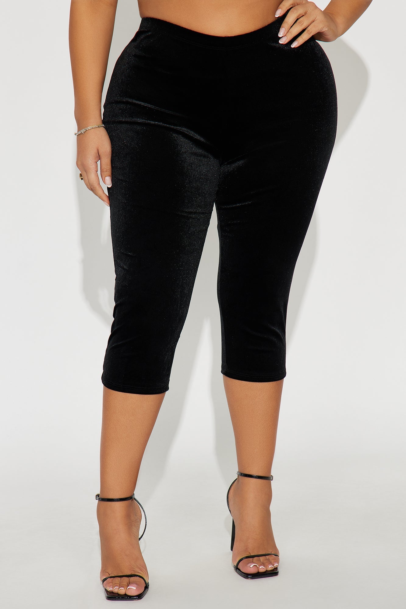 Analisa High Rise Velvet Capri Legging 19″ - Black