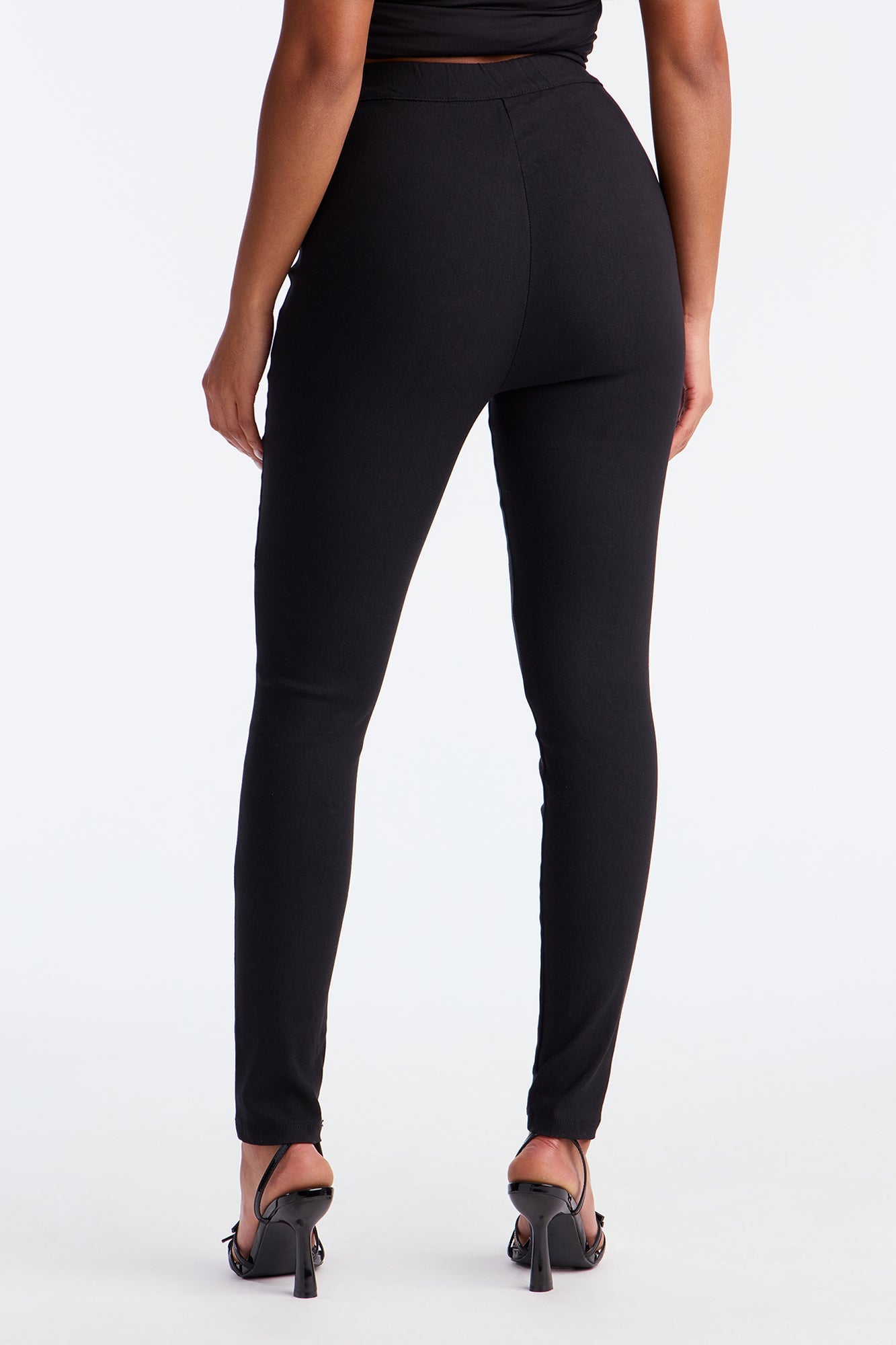 Just Fine High Rise Skinny Pant - Black