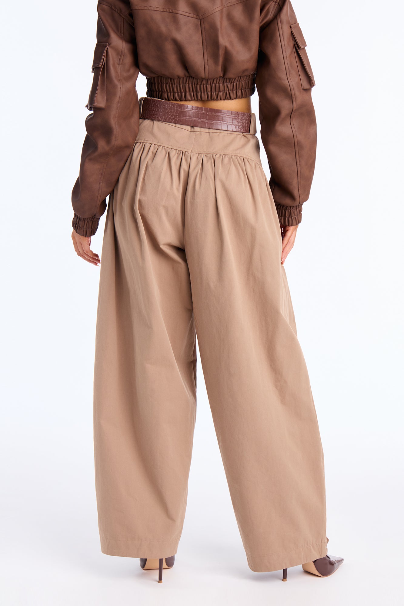 Better Days Barrel Leg Pants 33 - Mocha