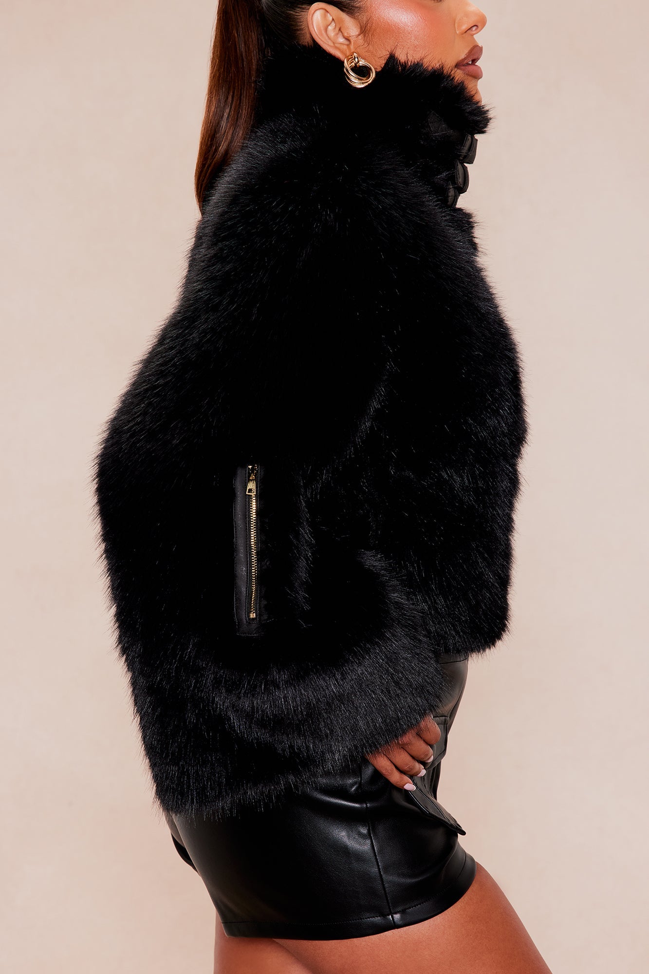 Rue Buckle Cropped Faux Fur Jacket - Black