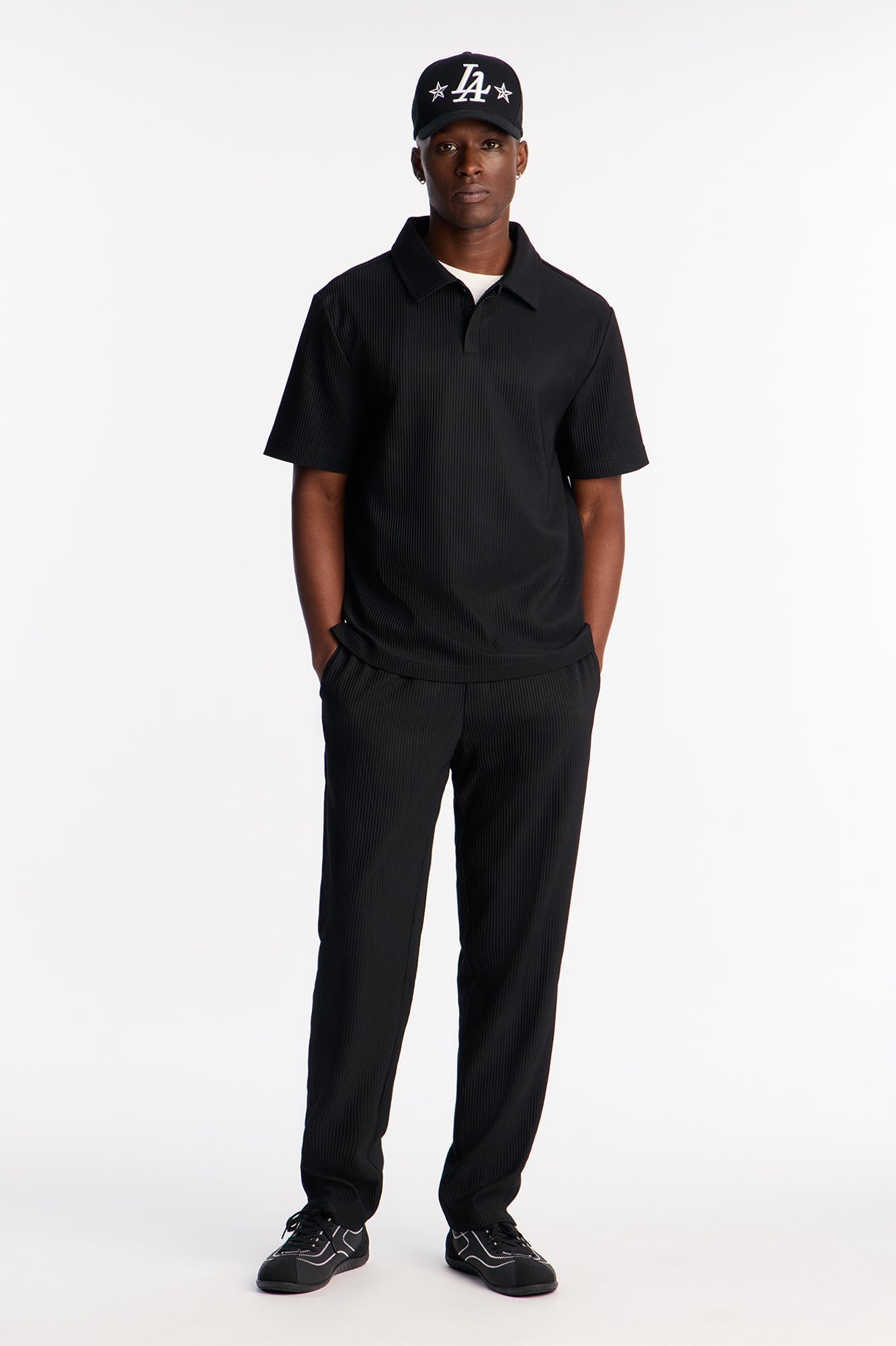 Show Up Slim Slit Pants - Black