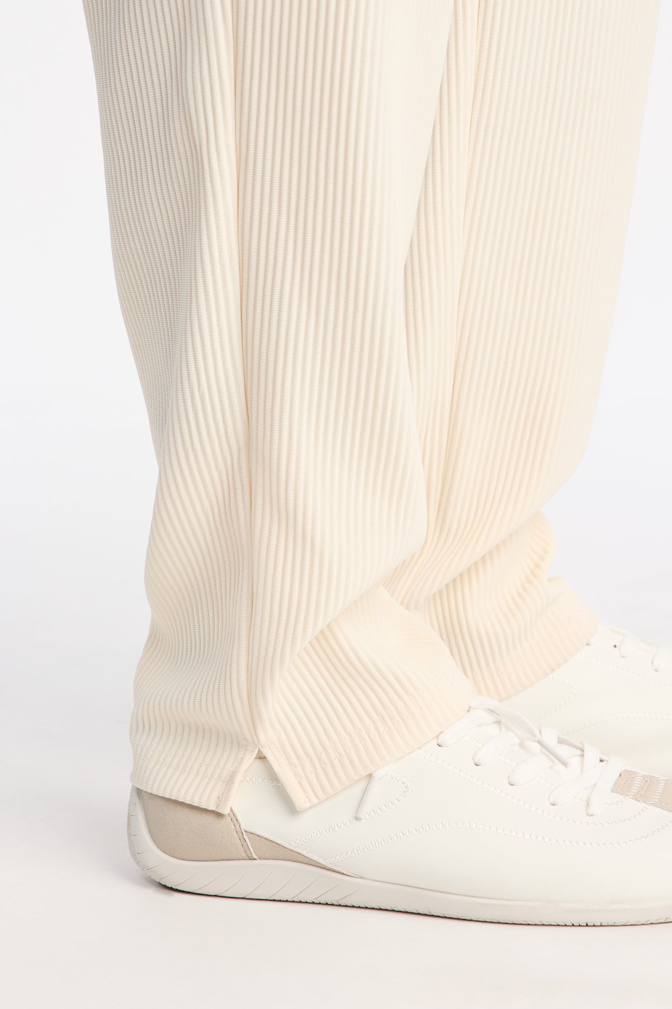 Show Up Slim Slit Pants - Off White