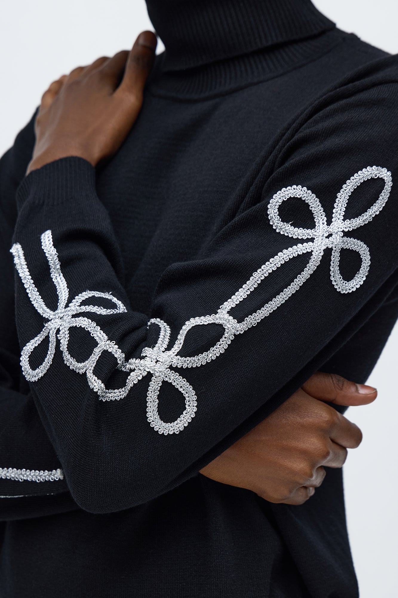 Turtle Neck Knit Sweater - Black